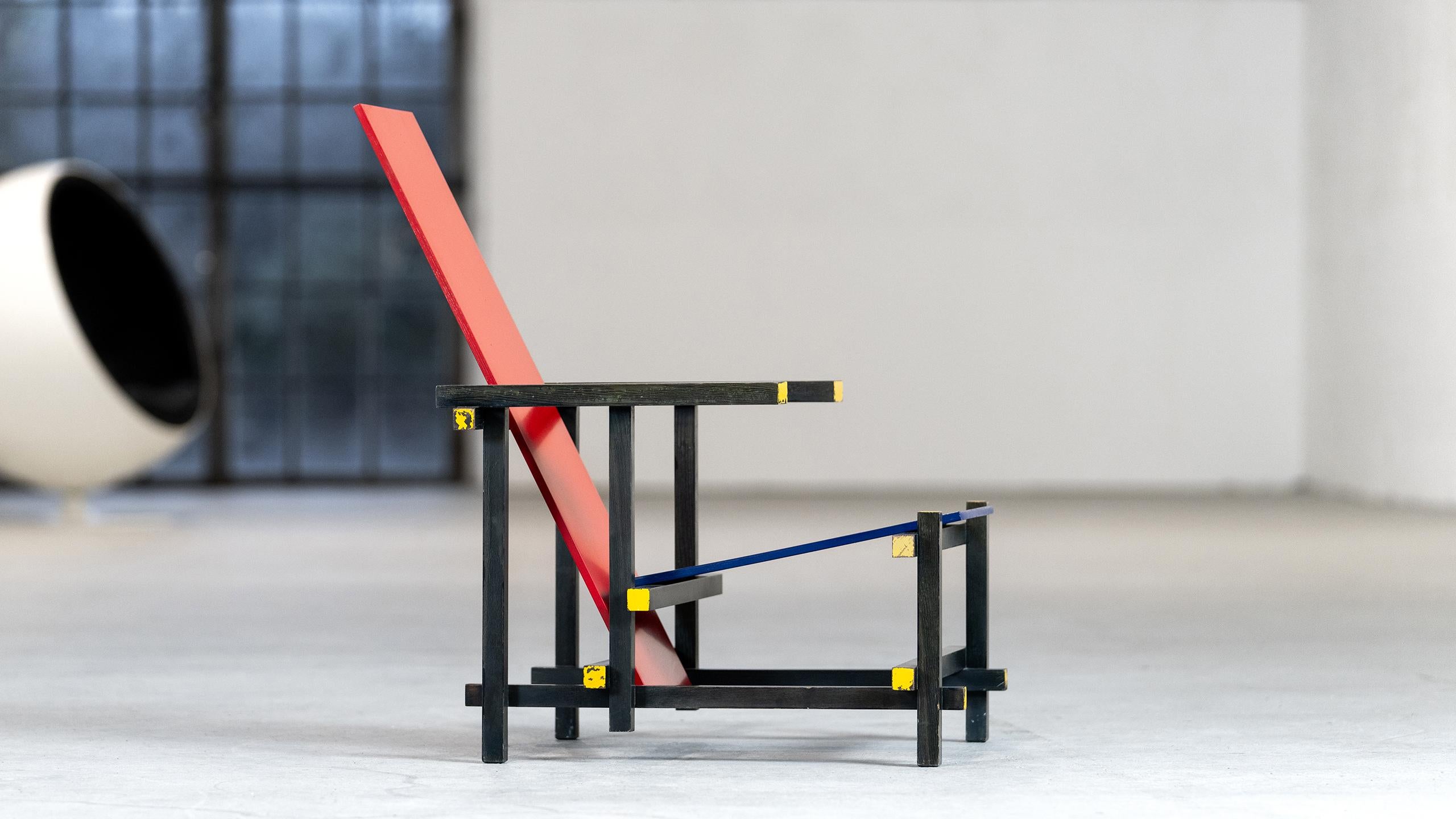 Gerrit Rietveld - Silla temprana roja y azul nº 231 de Cassina De Stijl  Bauhaus 10