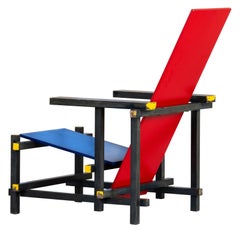 Gerrit Rietveld - early Red and Blue Chair N° 231 by Cassina De Stijl  Bauhaus