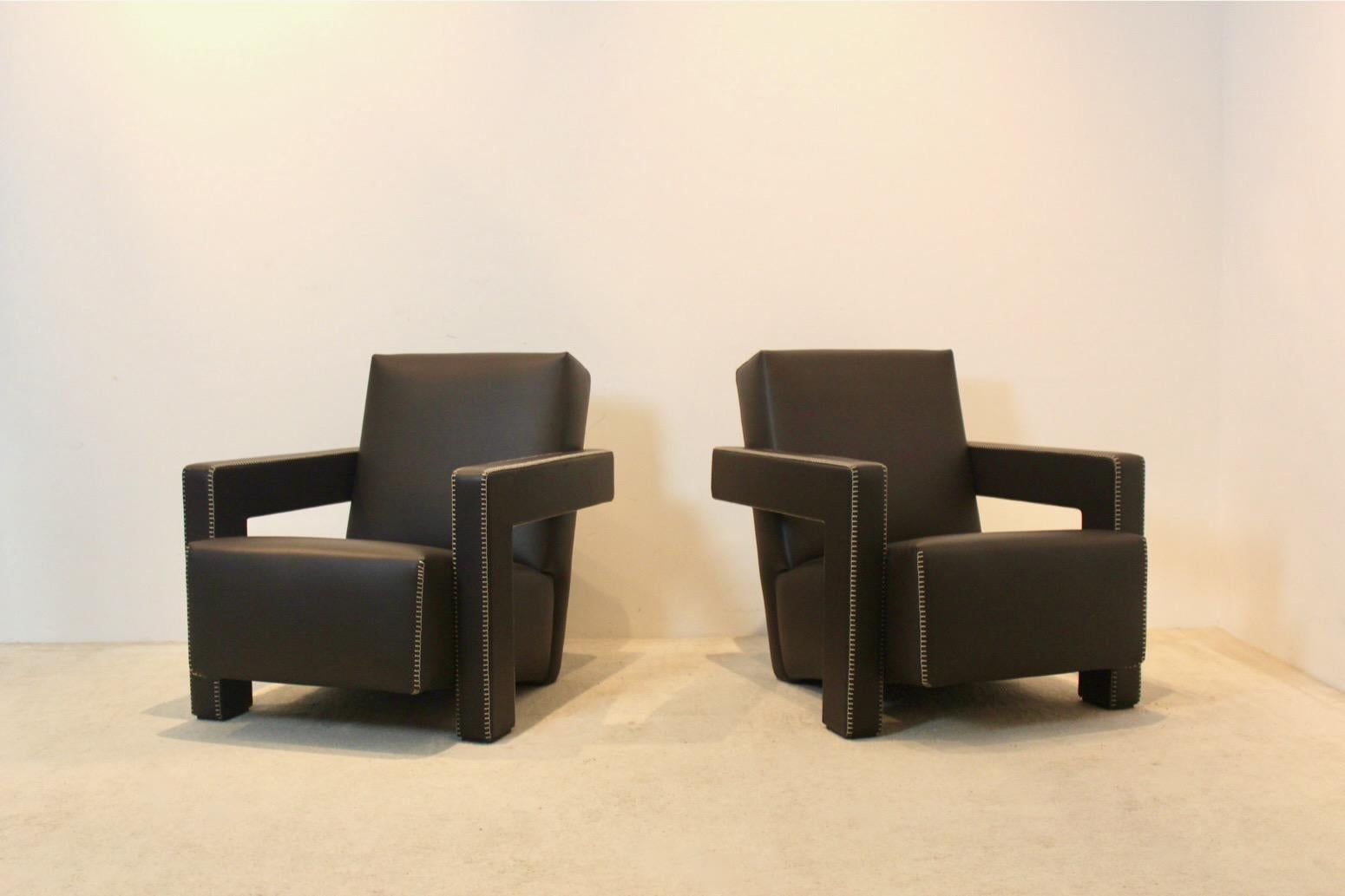 Gerrit Rietveld für Cassina - Zwei ikonische 'Utrecht'-Stühle aus Leder im Angebot 5