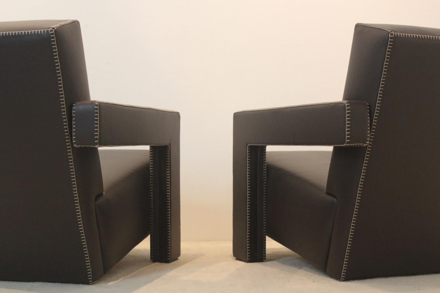 Gerrit Rietveld für Cassina - Zwei ikonische 'Utrecht'-Stühle aus Leder (20. Jahrhundert) im Angebot