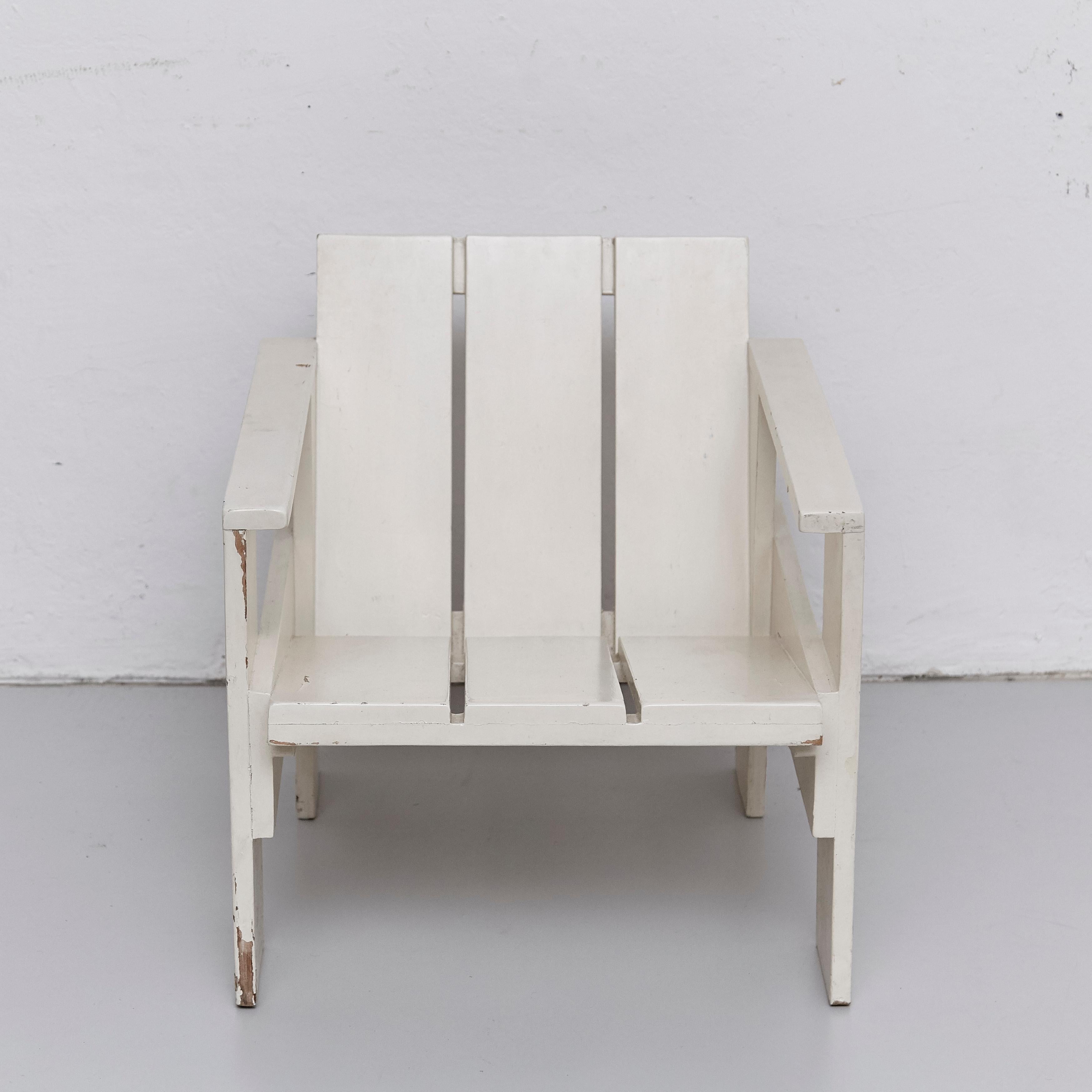 After Gerrit Rietveld Mid-Century Modern White Wood Crate Chair, circa 1950 3