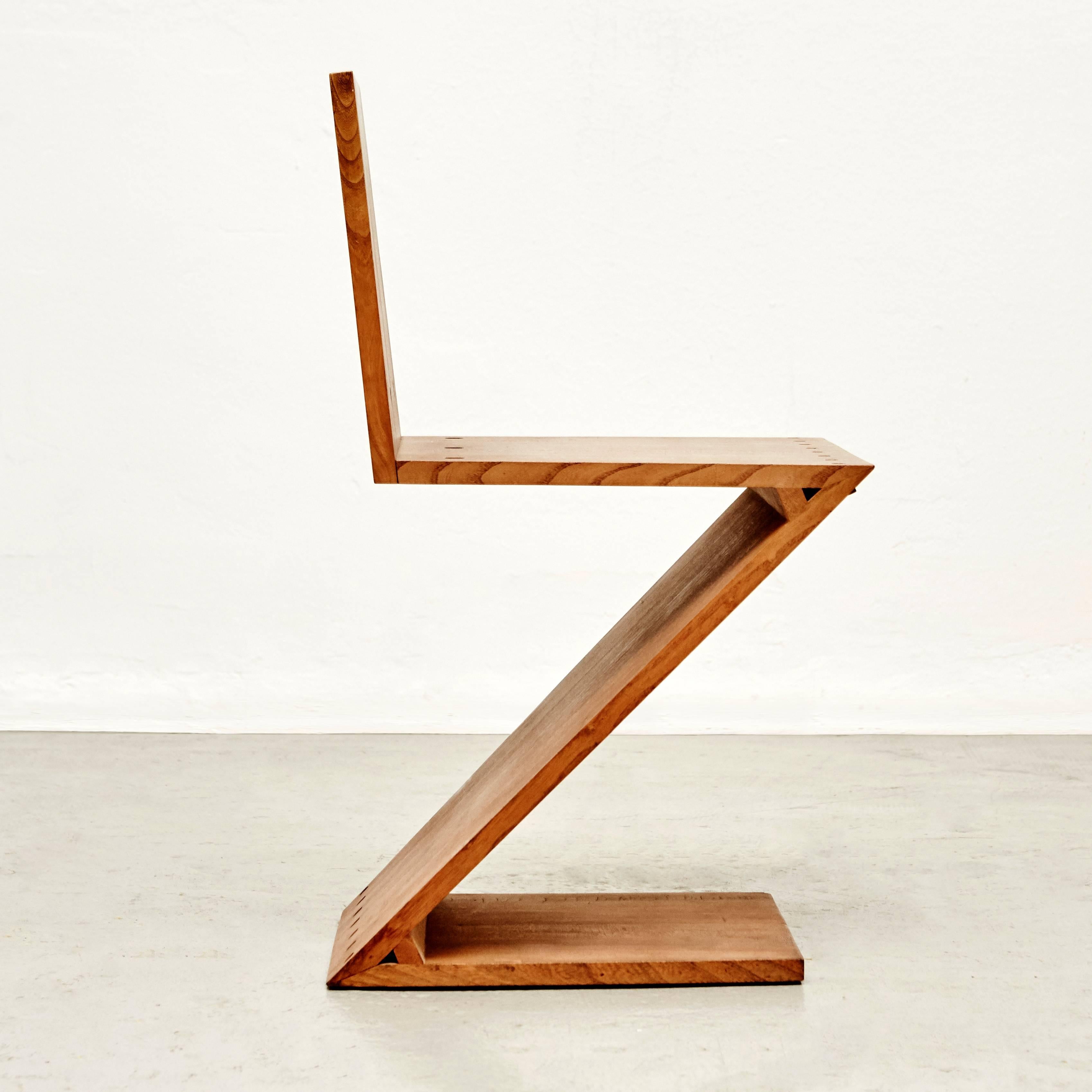 Gerrit Rietveld Zick-Zack-Stuhl aus Holz:: Mitte des Jahrhunderts:: für Metz und Co:: 1968 (De Stijl)