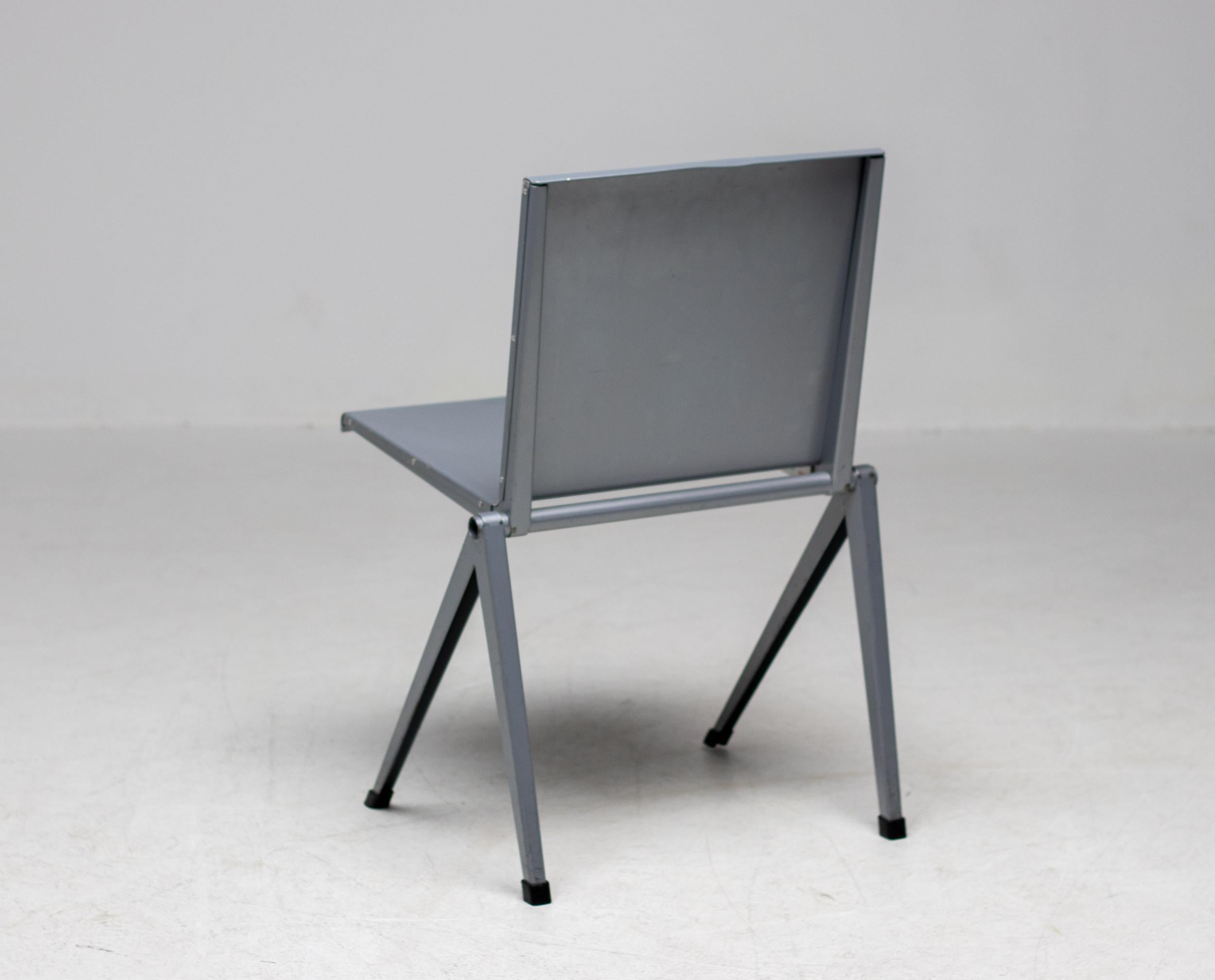 Mid-Century Modern Gerrit Rietveld Mondial Chair For Sale
