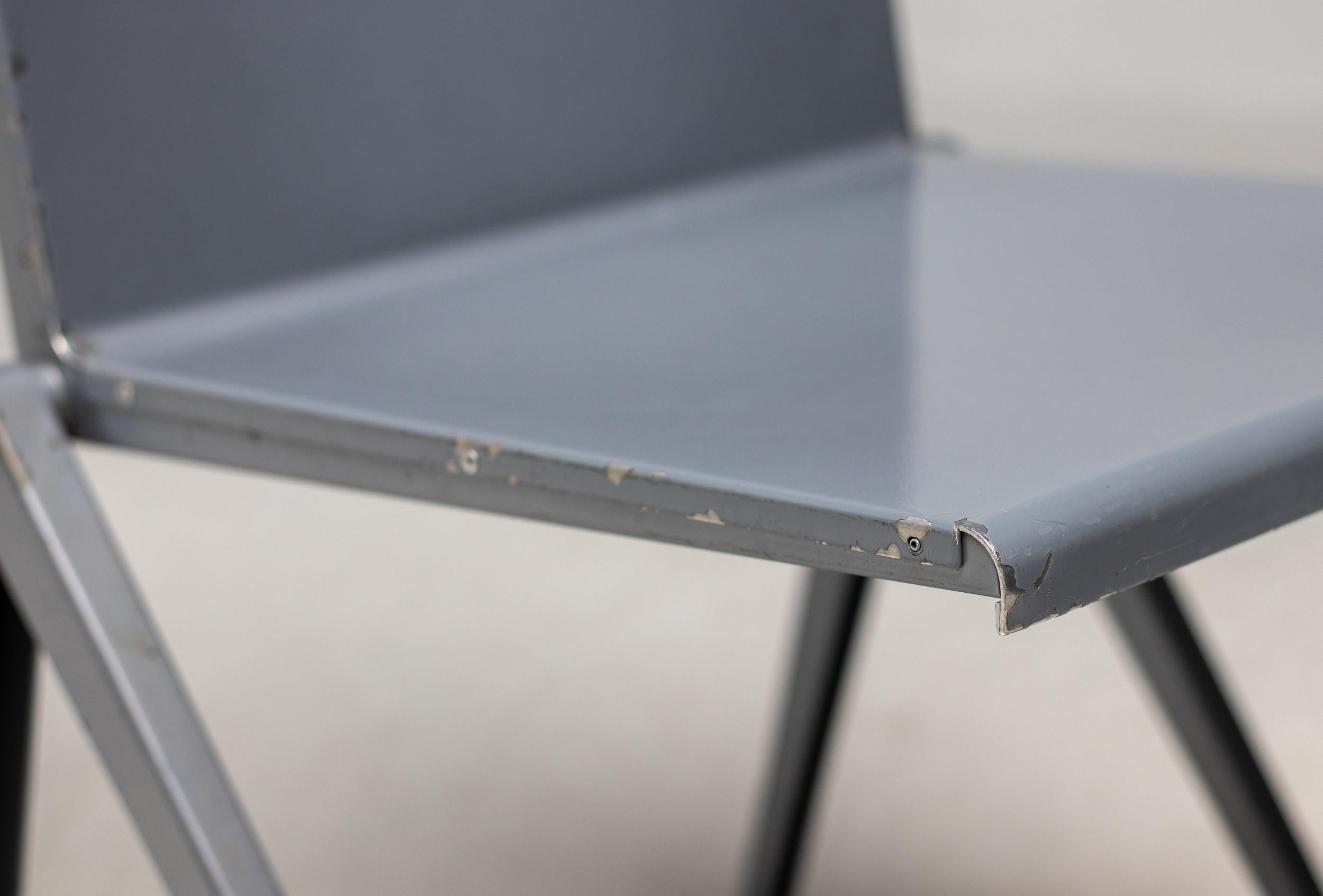 Gerrit Rietveld Mondial-Stuhl im Zustand „Relativ gut“ im Angebot in Dronten, NL