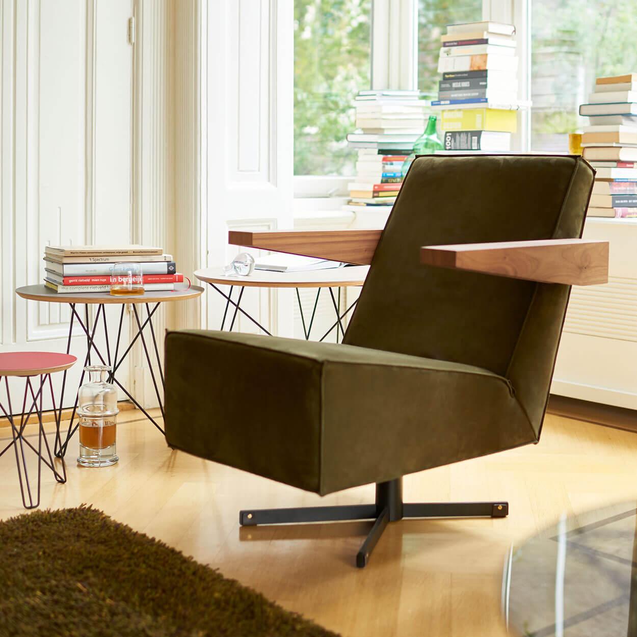 Hand-Crafted Gerrit Rietveld Pressroom Chair For Sale