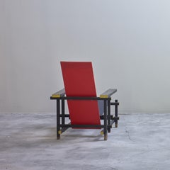 Gerrit Rietveld, Red and Blue Chair / Authentic Chair