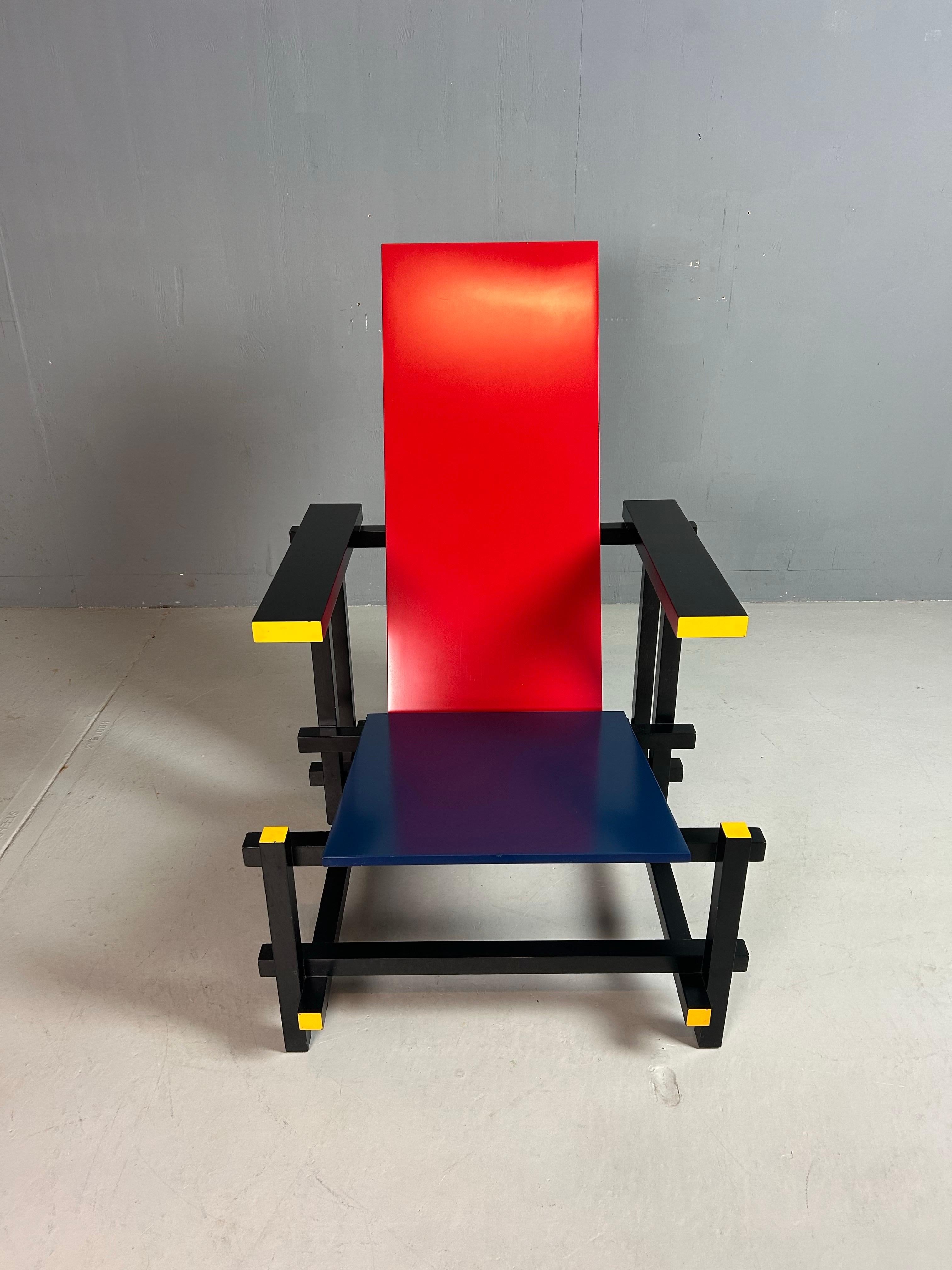 Gerrit Rietveld Red and Blue Chair by Cassina In Good Condition For Sale In The Hague, NL