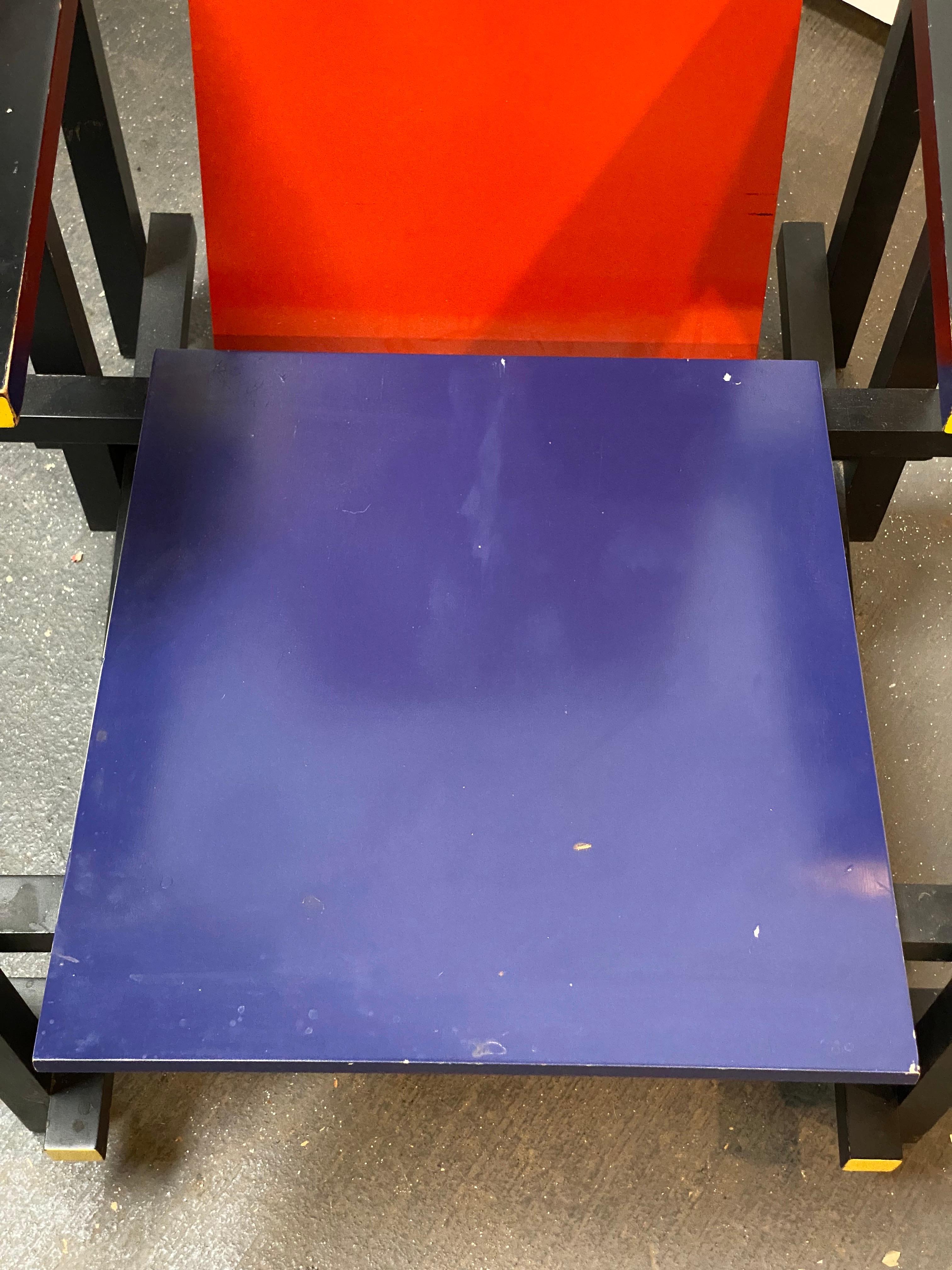 Paire de chaises longues rouges et bleues Gerrit Rietveld en vente 1