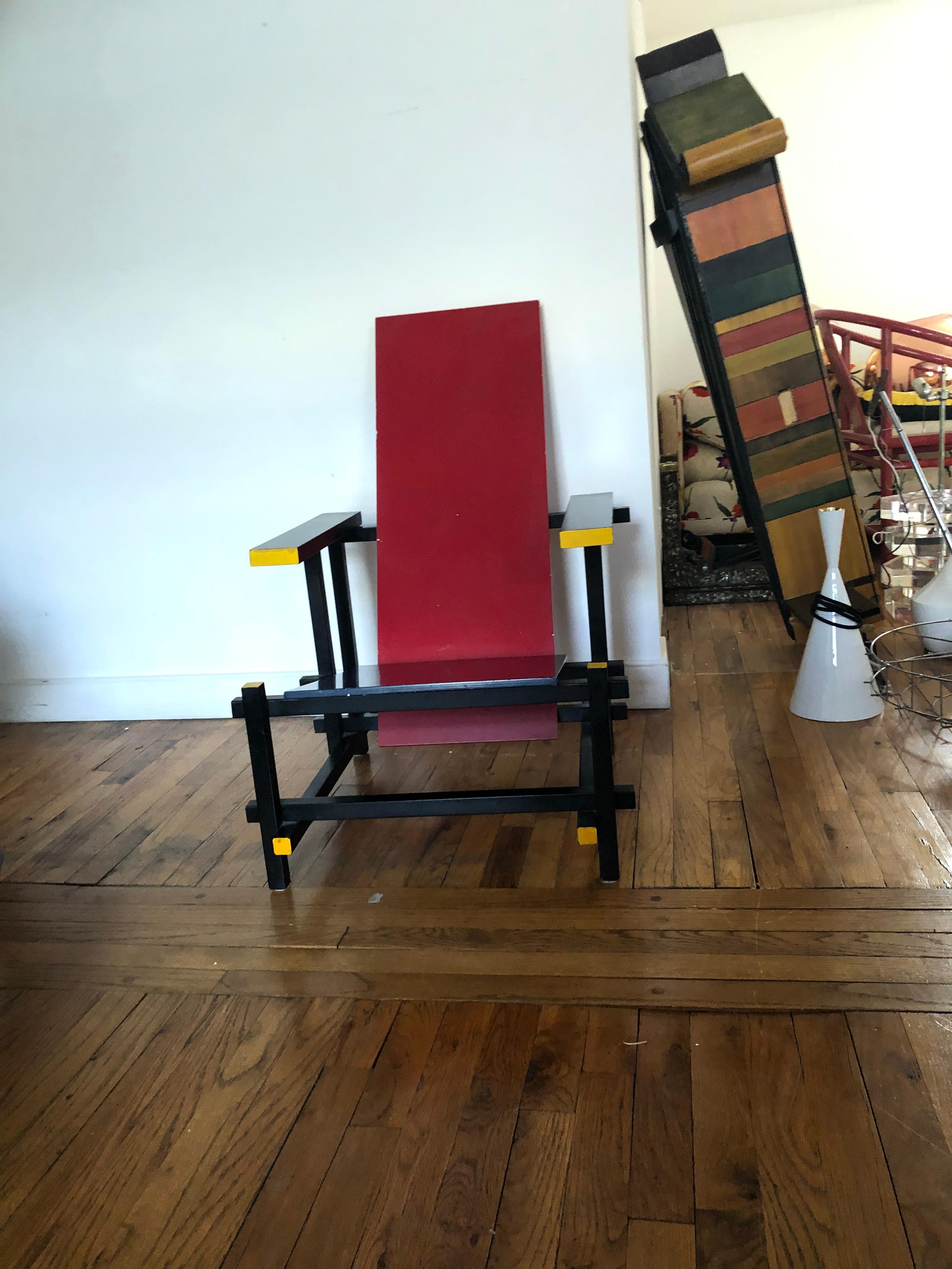In the red blue chair, Rietveld manipulated rectilinear volumes and examined the interaction of vertical and horizontal planes, much as he did in his architecture. Although the chair was originally designed in 1918, its color scheme of primary