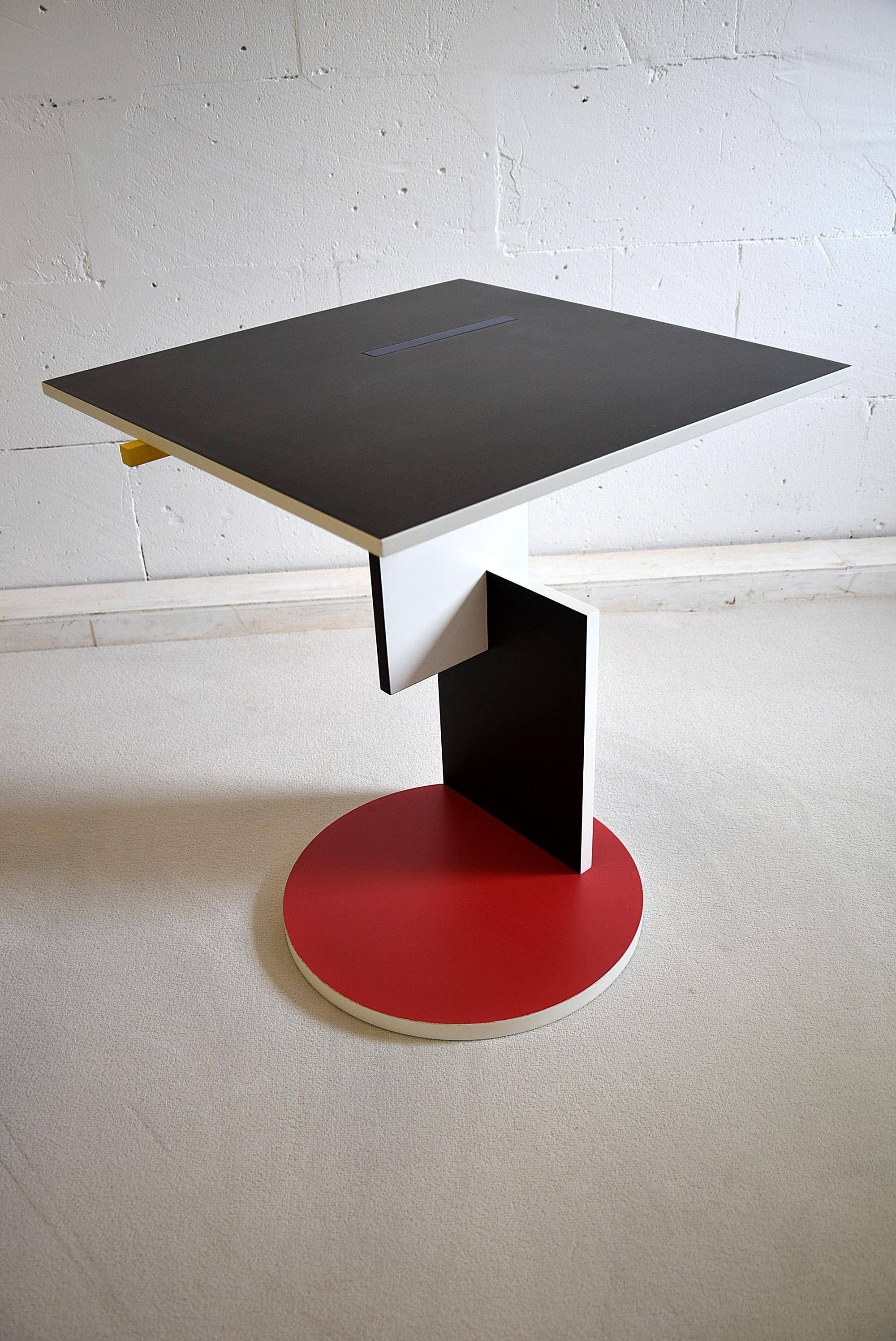 Gerrit Rietveld Schroeder 1 Side Table by Cassina 1