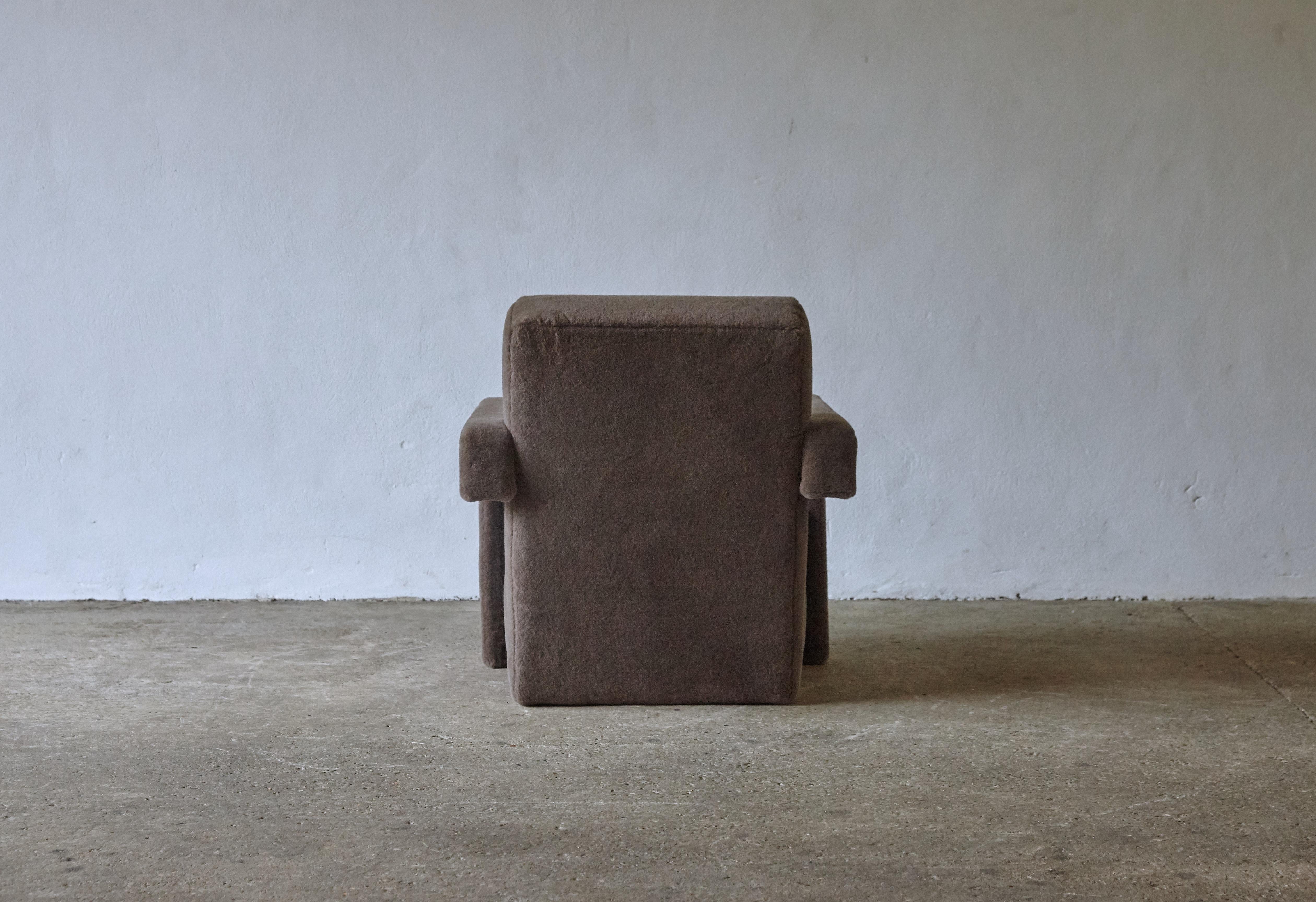 Gerrit Rietveld Utrecht Armchair, Cassina, Newly Upholstered in Pure Alpaca In Excellent Condition In London, GB