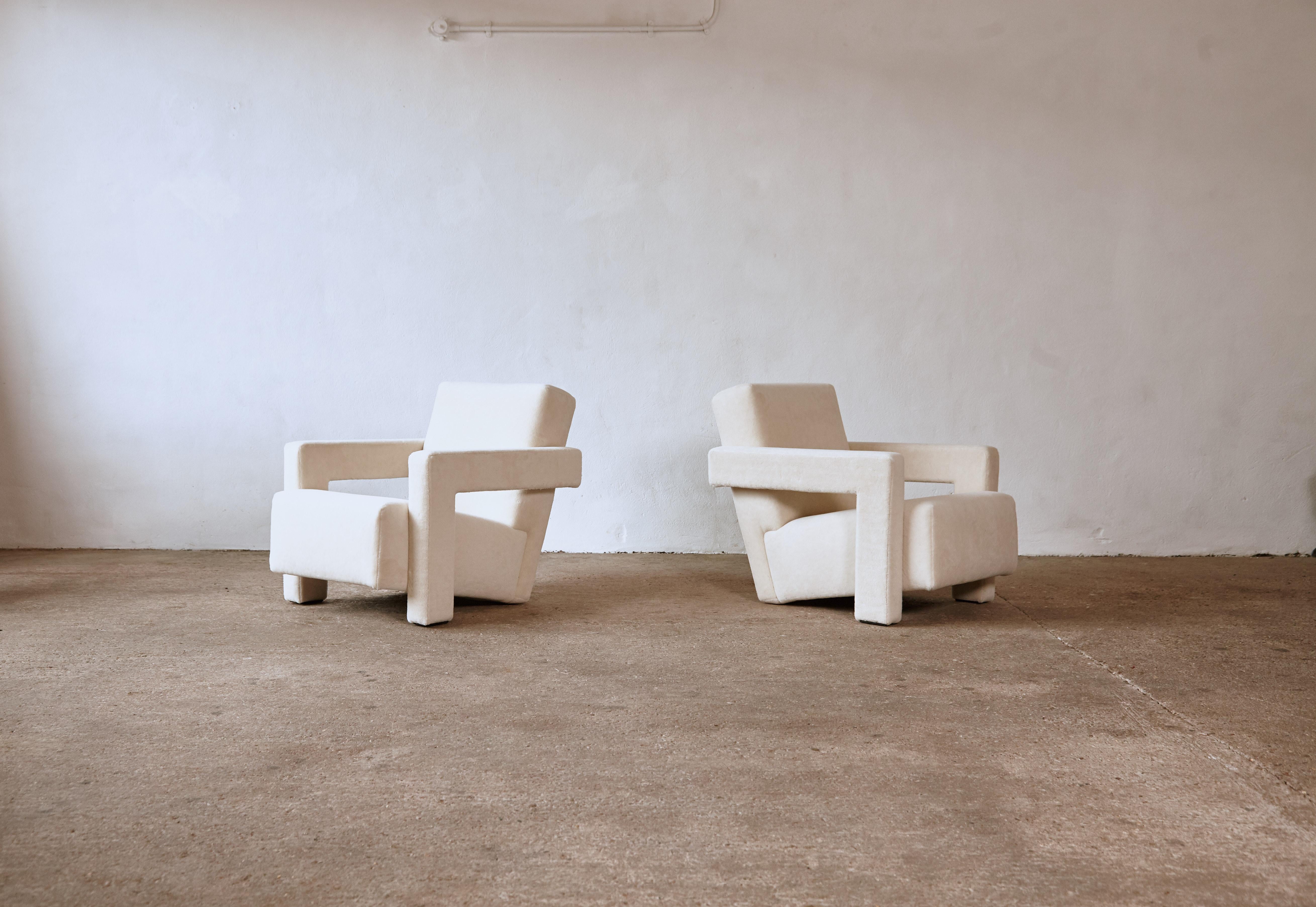 Gerrit Rietveld Utrecht Armchairs, Cassina, Newly Upholstered in Alpaca 7