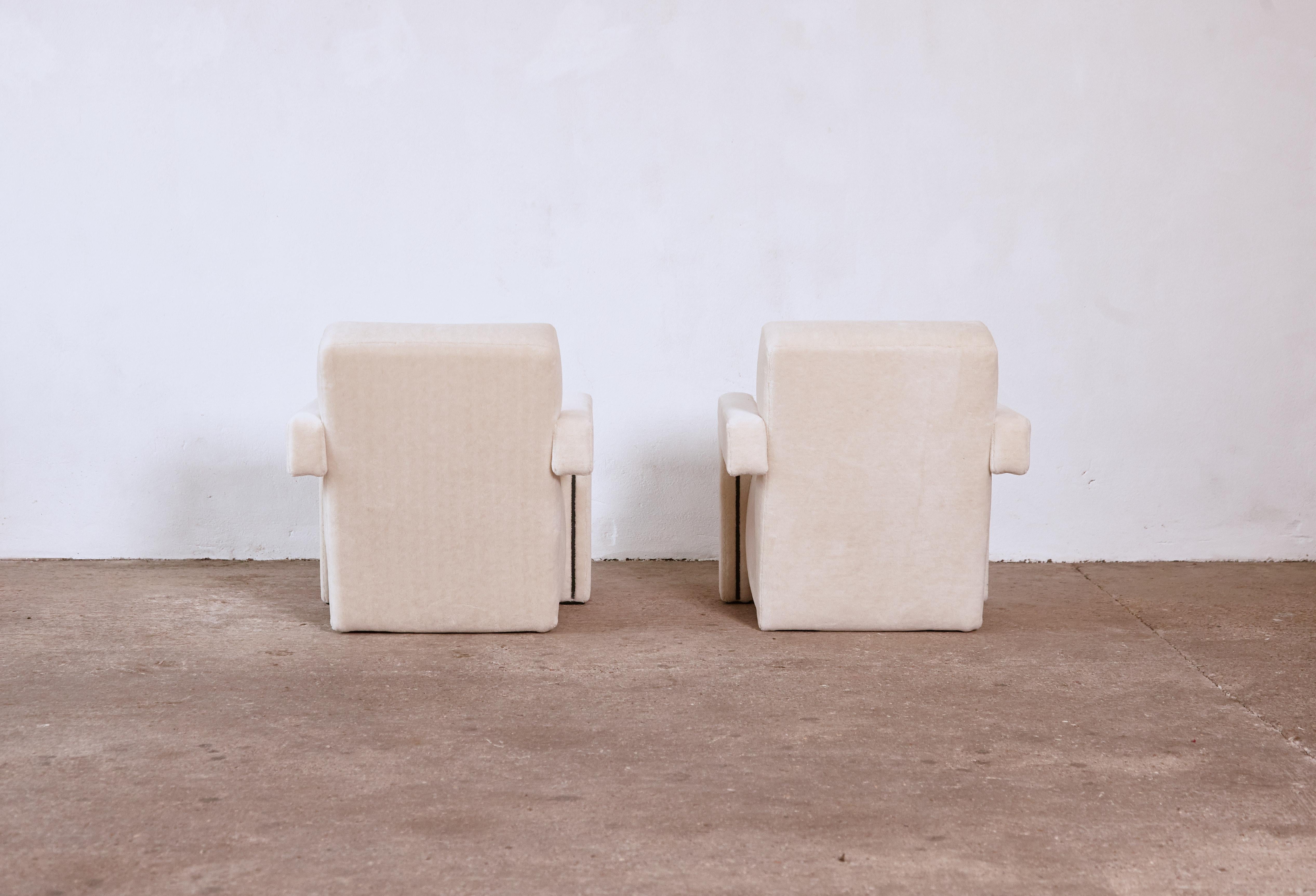 Gerrit Rietveld Utrecht Armchairs, Cassina, Newly Upholstered in Alpaca In Excellent Condition In Lewes, East Sussex