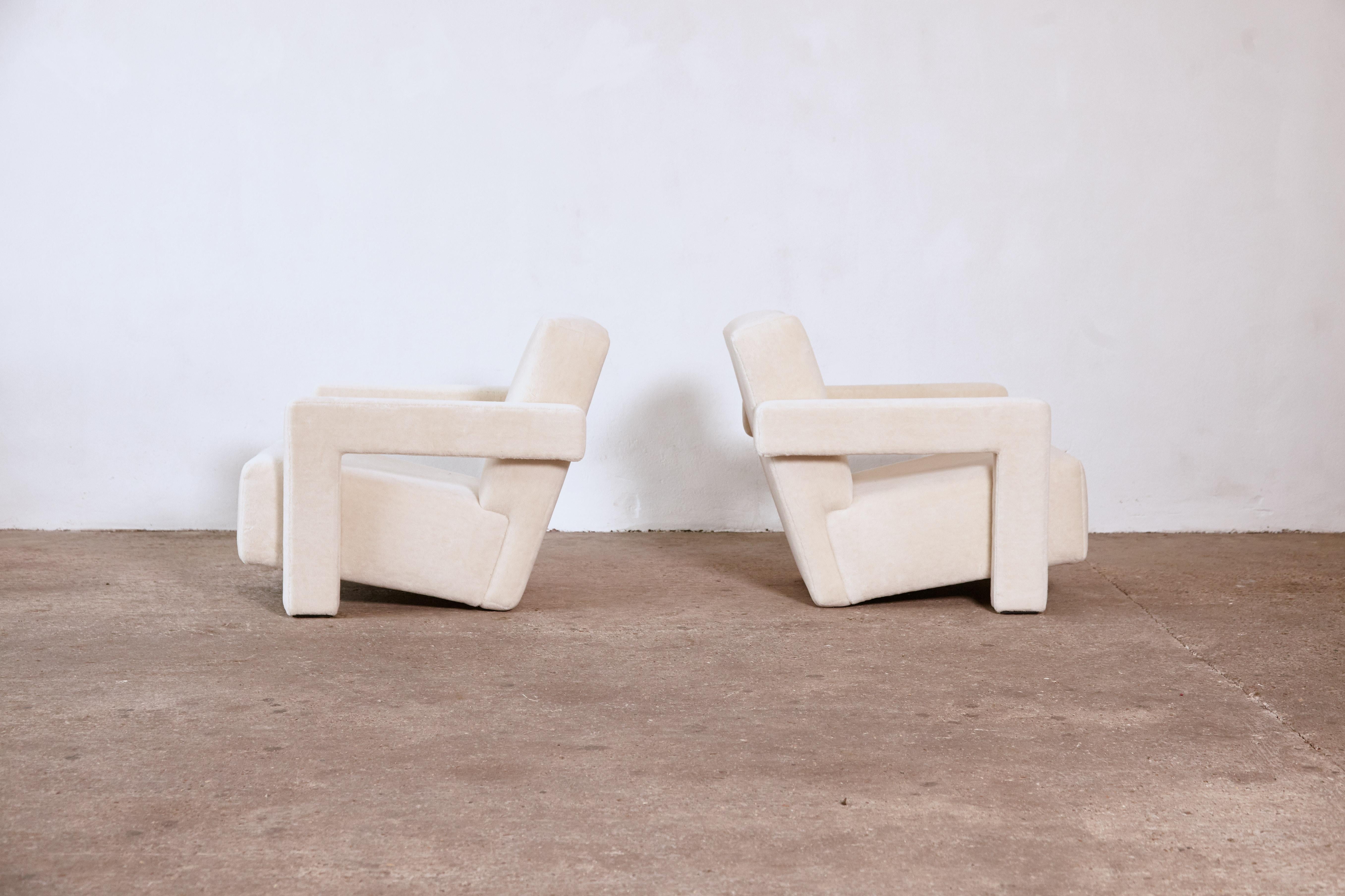 Gerrit Rietveld Utrecht Armchairs, Cassina, Newly Upholstered in Alpaca 1