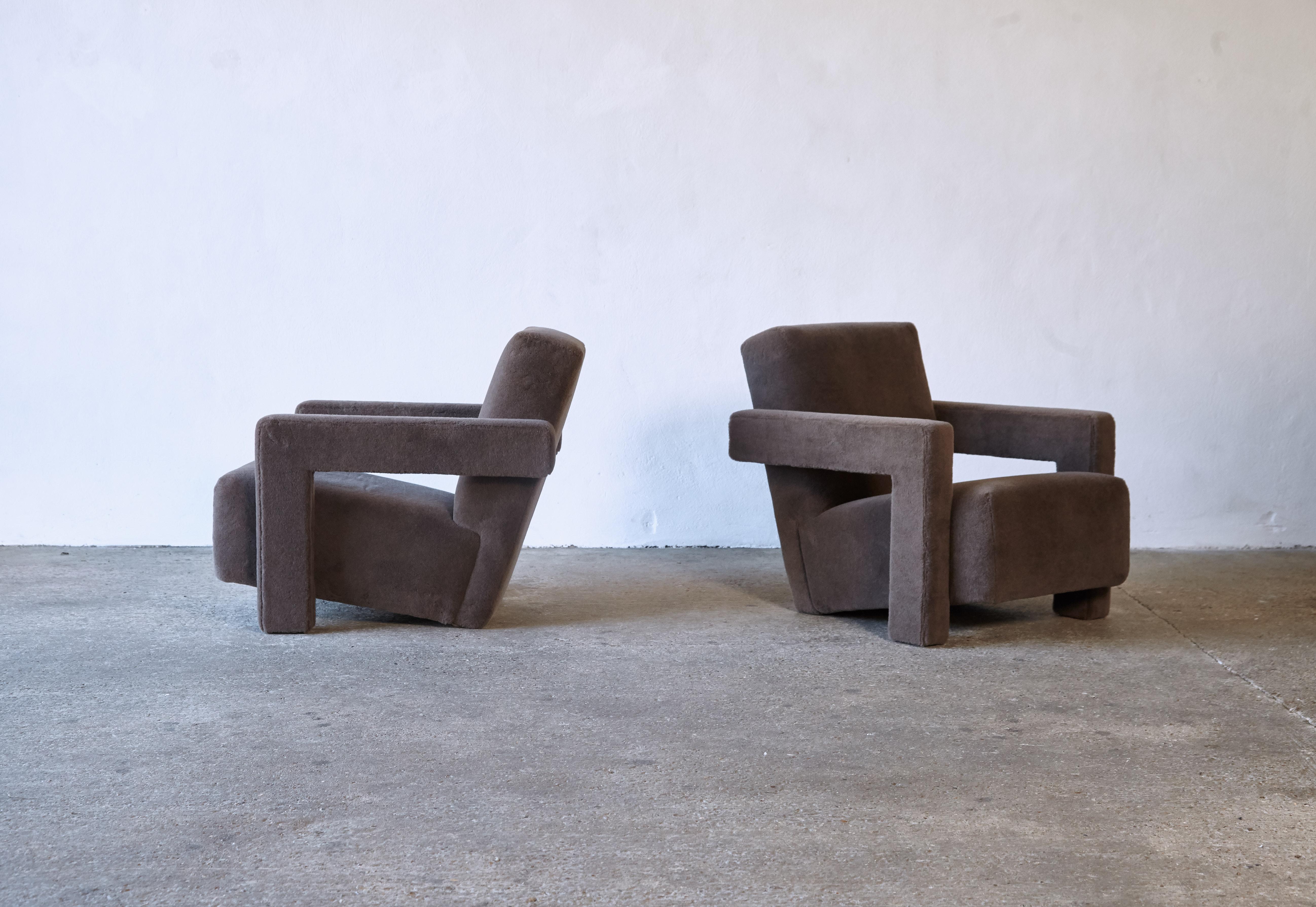 Gerrit Rietveld Utrecht Armchairs, Cassina, Newly Upholstered in Pure Alpaca In Excellent Condition In London, GB