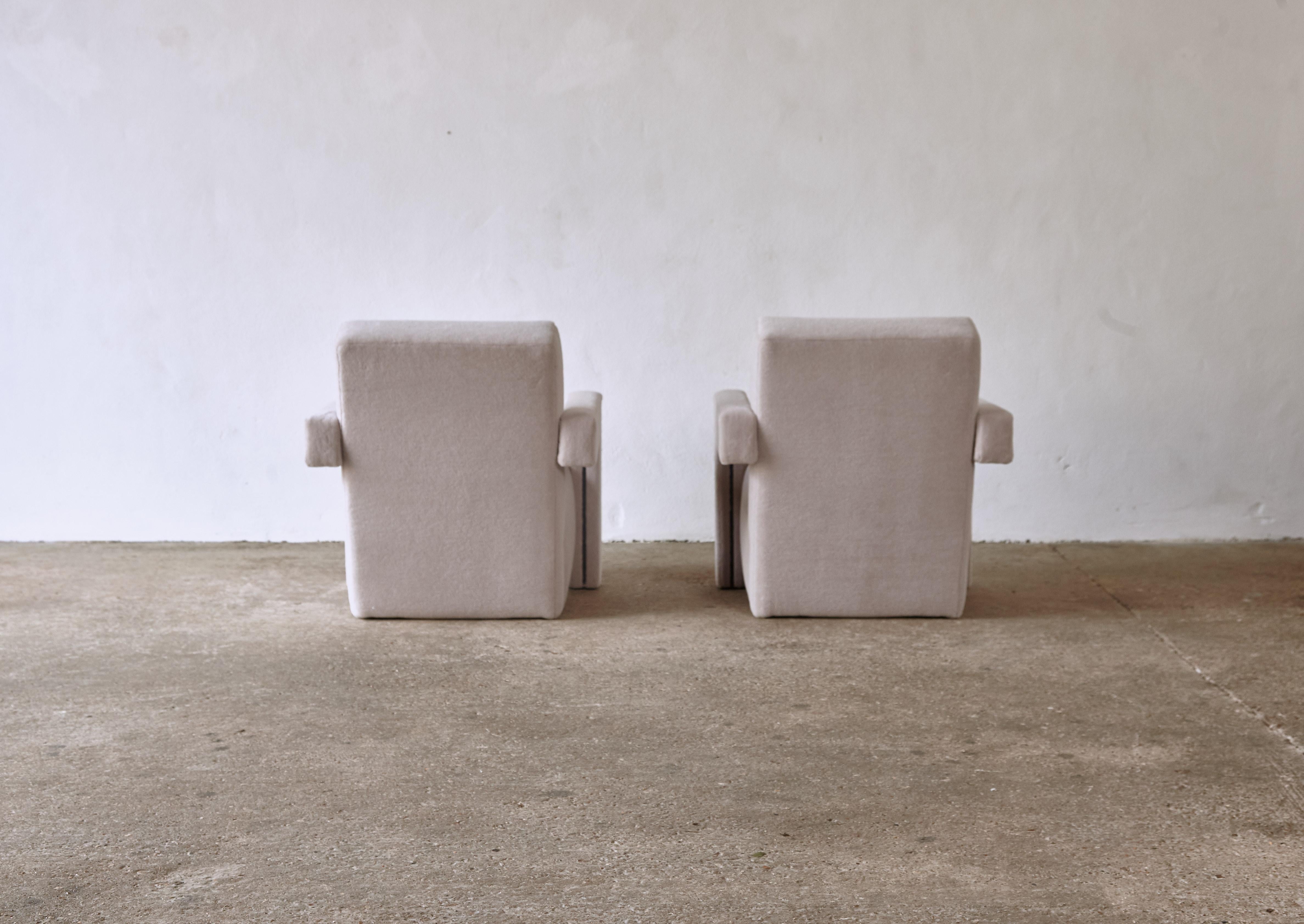 Gerrit Rietveld Utrecht Chairs, Cassina, Newly Upholstered in Pure Alpaca In Good Condition For Sale In London, GB