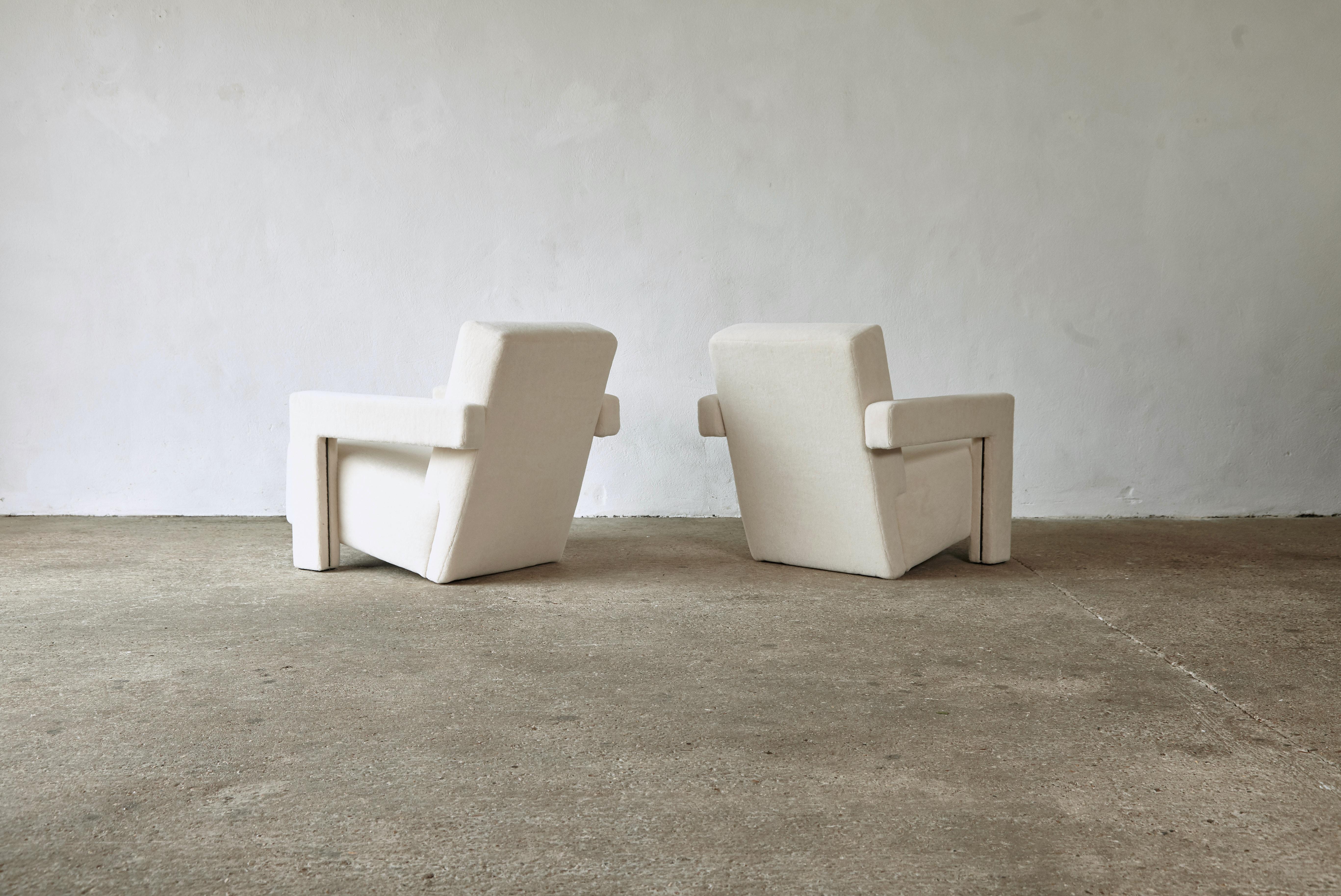 20th Century Gerrit Rietveld Utrecht Chairs, Cassina, Newly Upholstered in Pure Alpaca For Sale