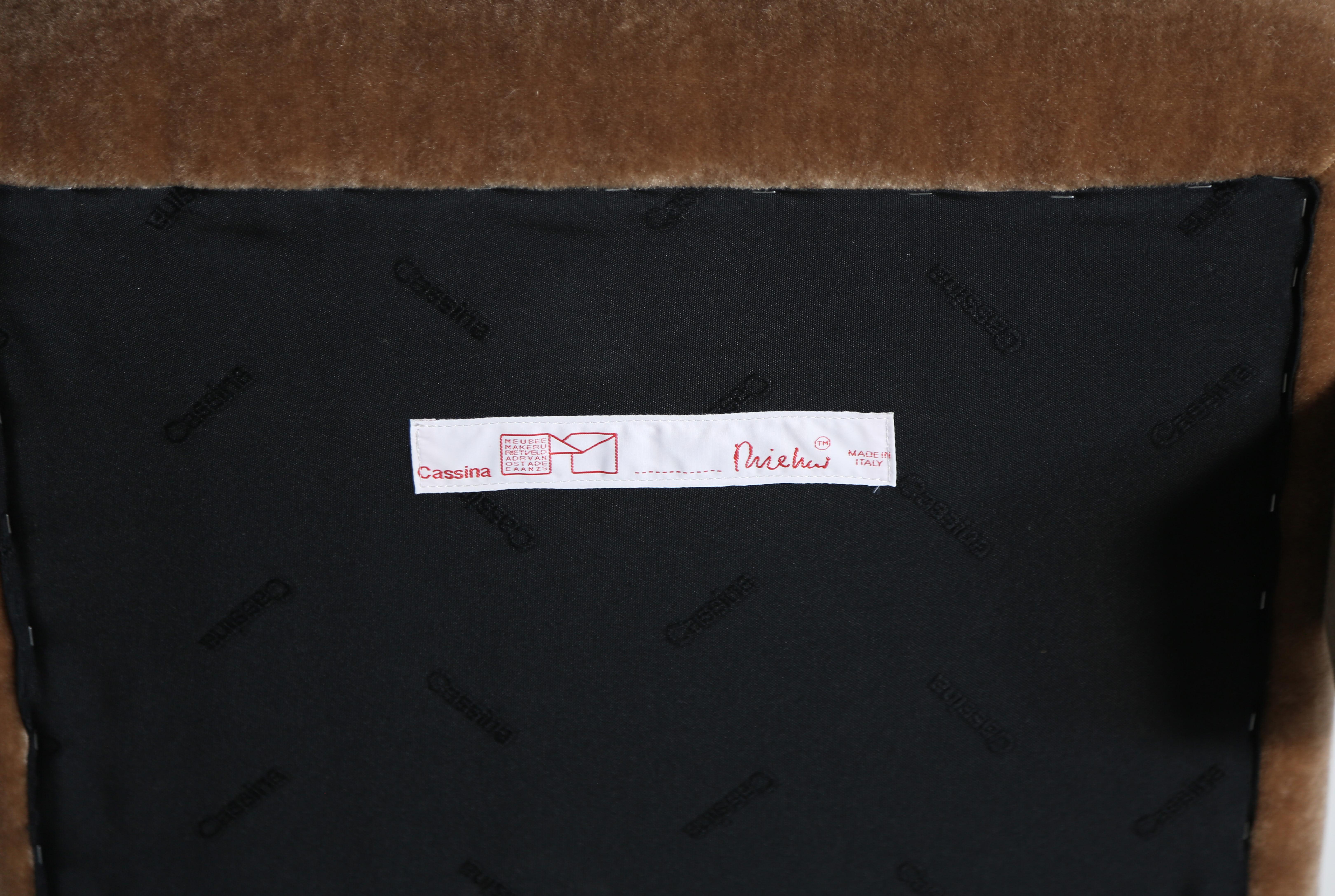 Sedie Gerrit Rietveld Utrecht, Cassina, appena rivestite in puro mohair in vendita 4