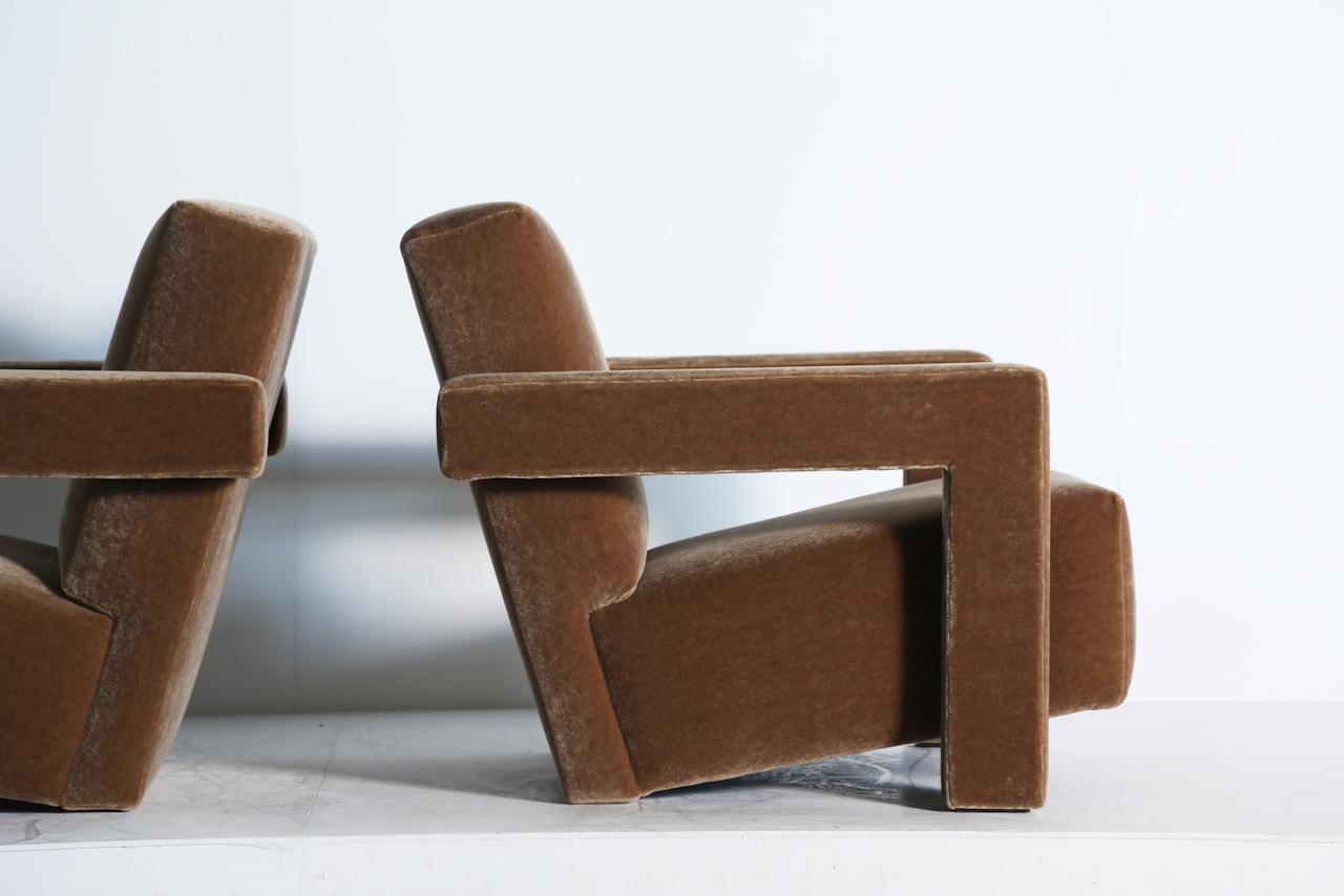 Olandese Sedie Gerrit Rietveld Utrecht, Cassina, appena rivestite in puro mohair in vendita