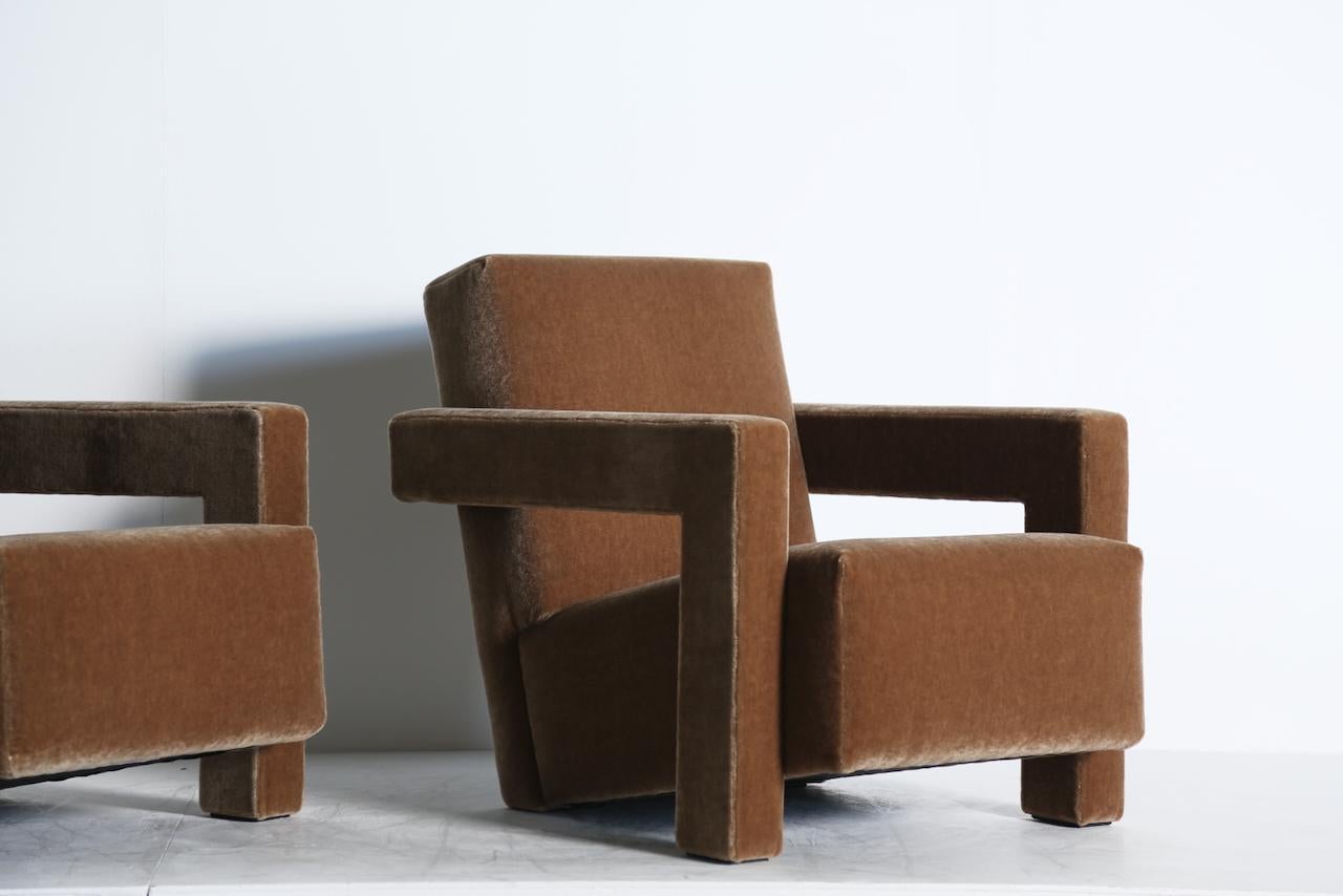 XX secolo Sedie Gerrit Rietveld Utrecht, Cassina, appena rivestite in puro mohair in vendita