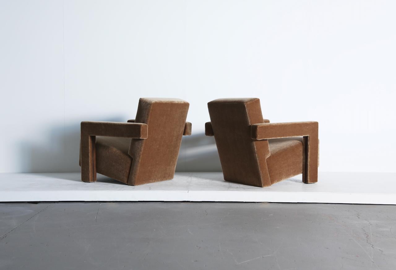 Sedie Gerrit Rietveld Utrecht, Cassina, appena rivestite in puro mohair in vendita 2