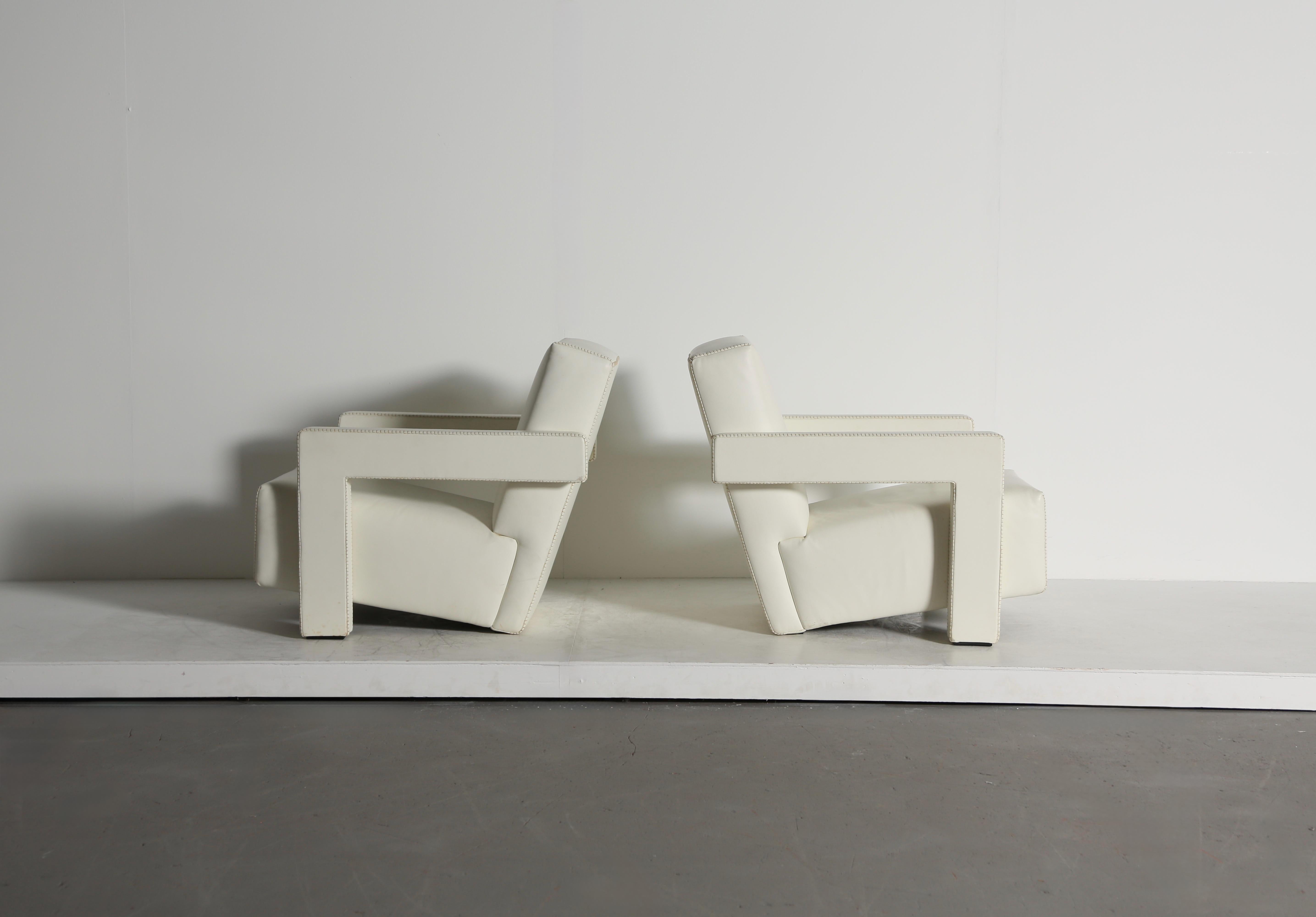Gerrit Rietveld Utrecht Chairs, Cassina, Original Leather In Good Condition For Sale In Lewes, East Sussex