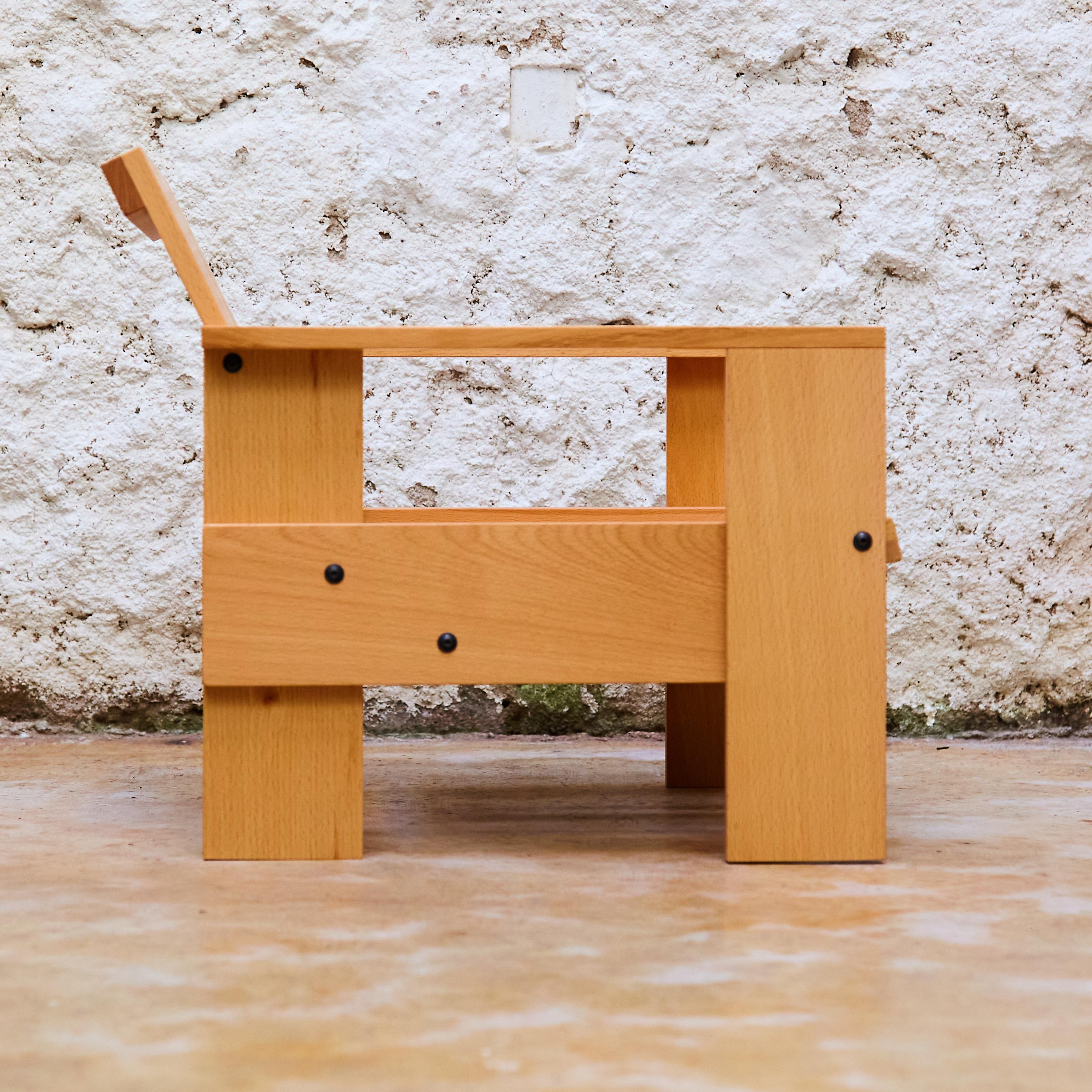 Gerrit Rietveld Wood Child Armchair 'Crate' von Rietveld by Rietveld, um 2005 im Zustand „Gut“ im Angebot in Barcelona, Barcelona