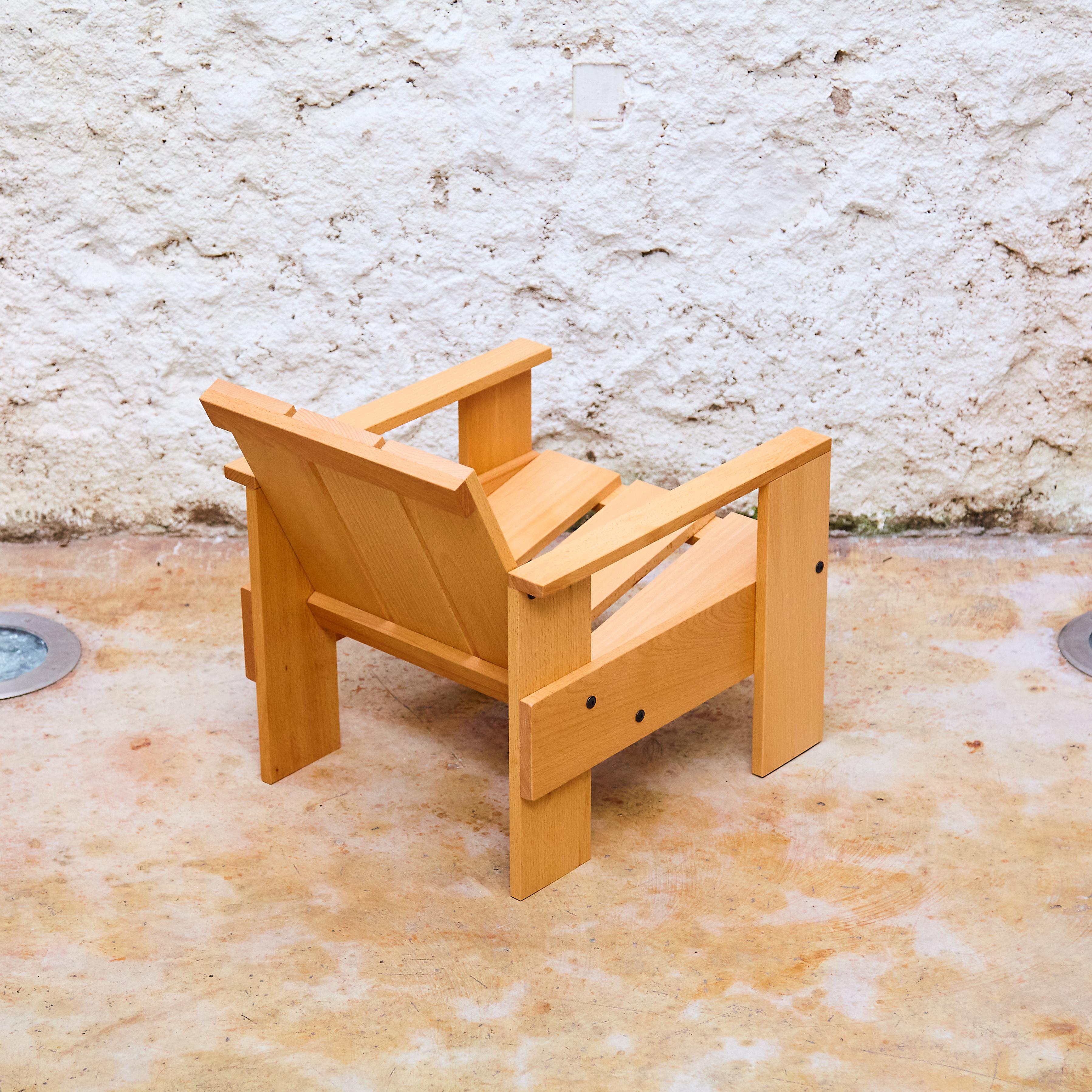Gerrit Rietveld Wood Child Armchair 'Crate' by Rietveld by Rietveld, circa 2005 In Good Condition For Sale In Barcelona, Barcelona