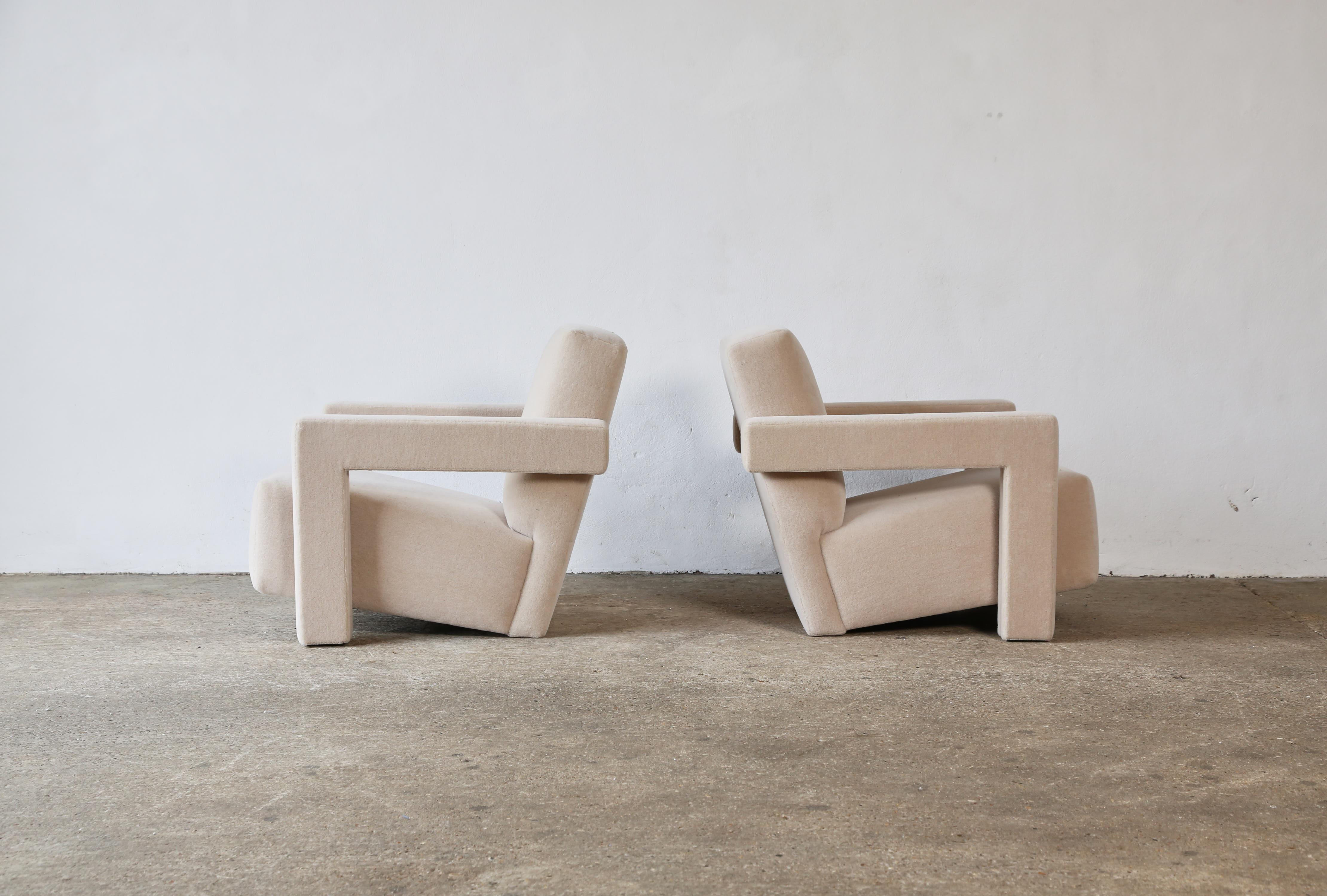 Gerrit Rietveld XL Utrecht Chairs, Cassina, Newly Upholstered in Pure Alpaca For Sale 1