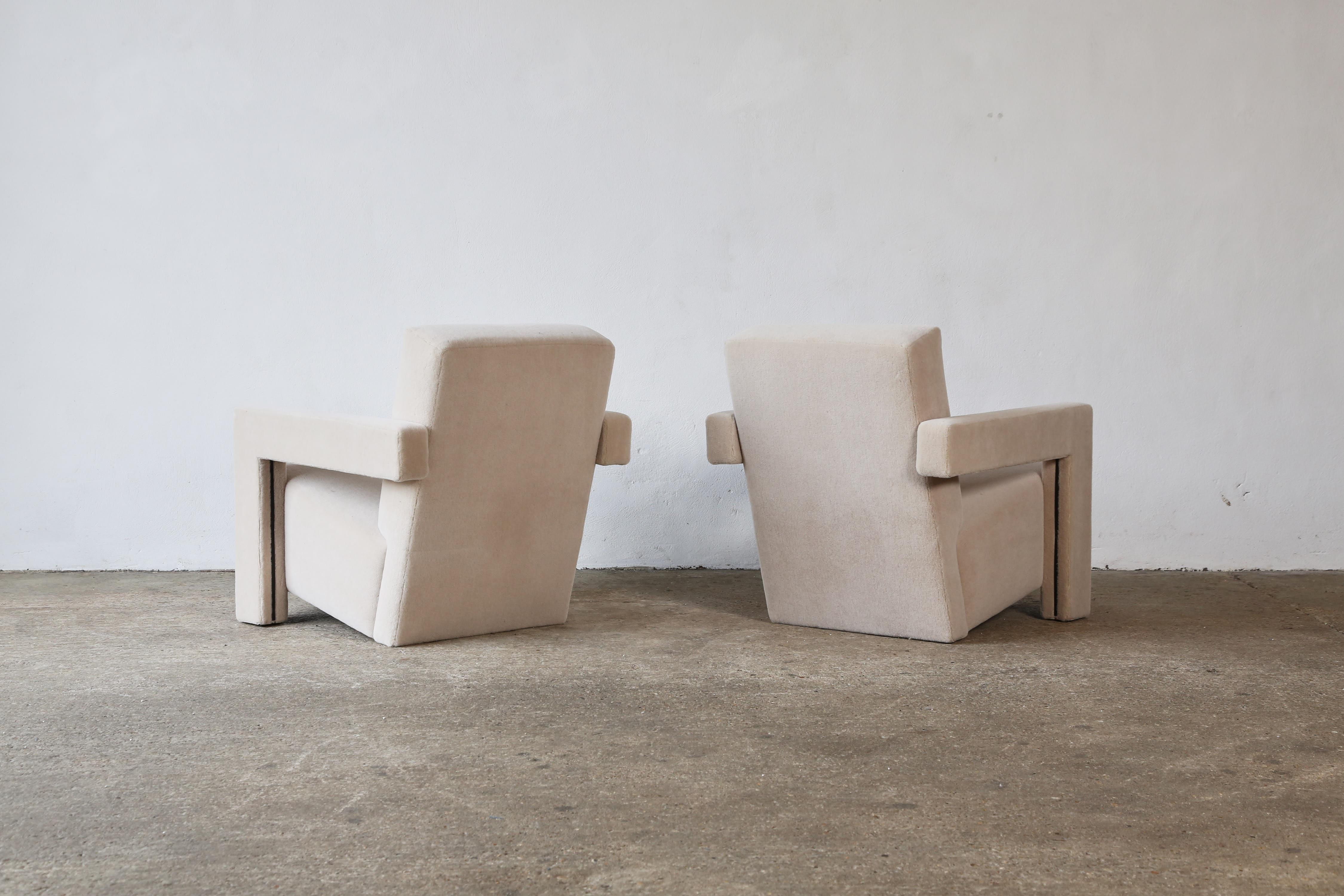 Gerrit Rietveld XL Utrecht Chairs, Cassina, Newly Upholstered in Pure Alpaca For Sale 2