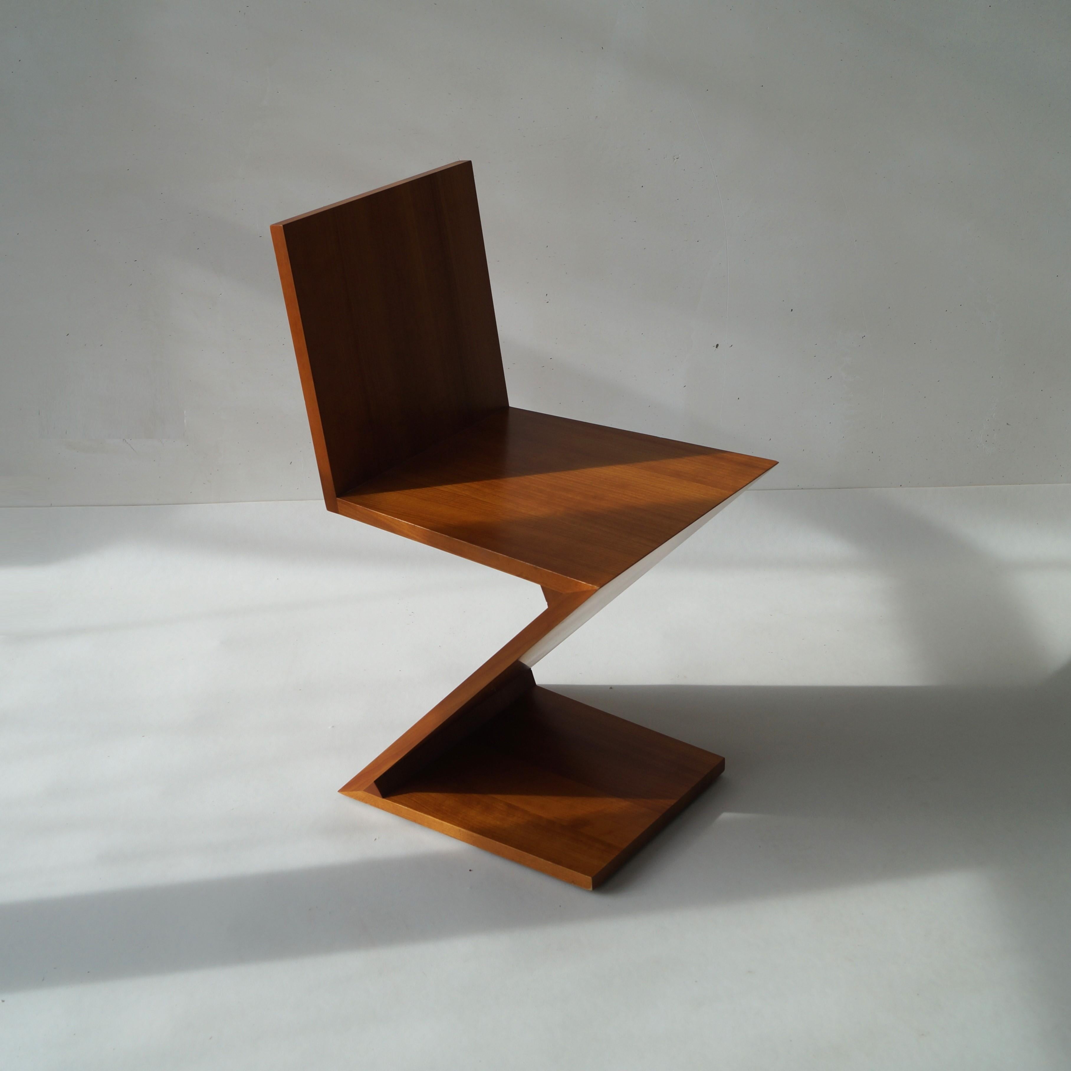 Dutch Gerrit Rietveld Zig Zag chair by Cassina, 1980s