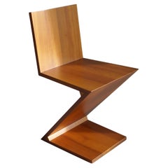 Gerrit Rietveld Zig Zag chair by Cassina, 1990s