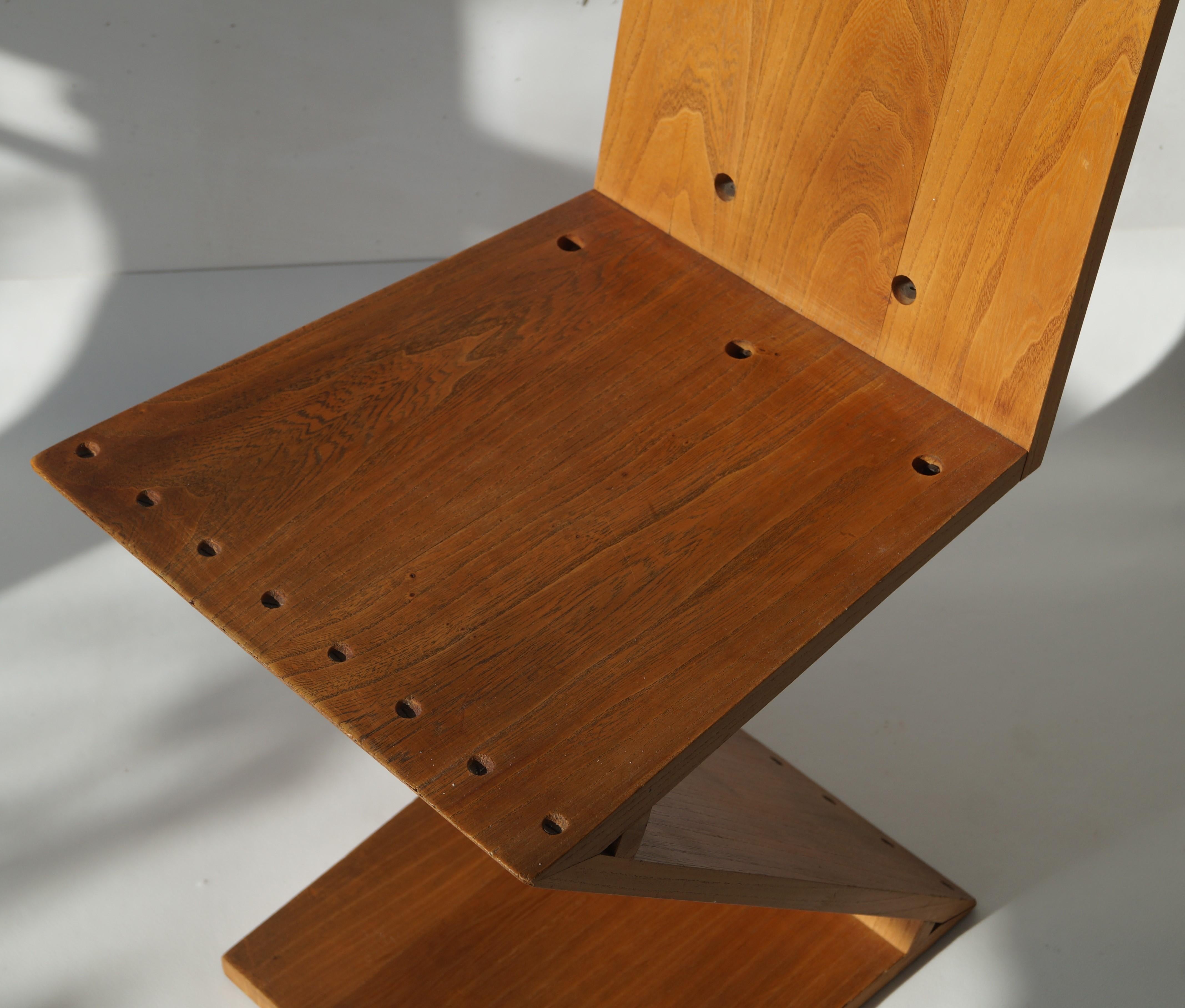 De Stijl Chaise Gerrit Rietveld Zig Zag par G.A. van de Groenekan, fin des années 1950