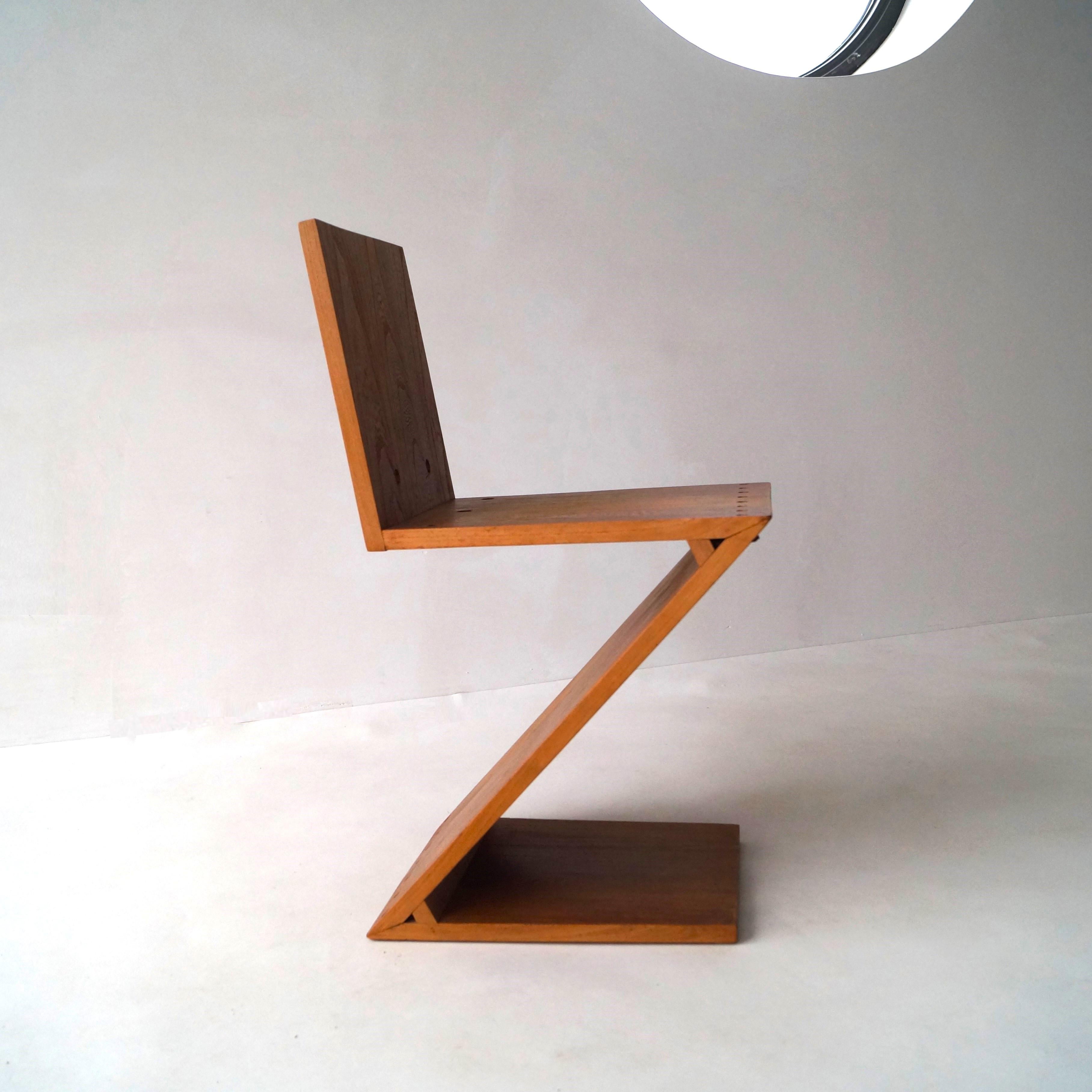 Gerrit Rietveld Zig Zag chair by G.A. van de Groenekan, late 1950s 2