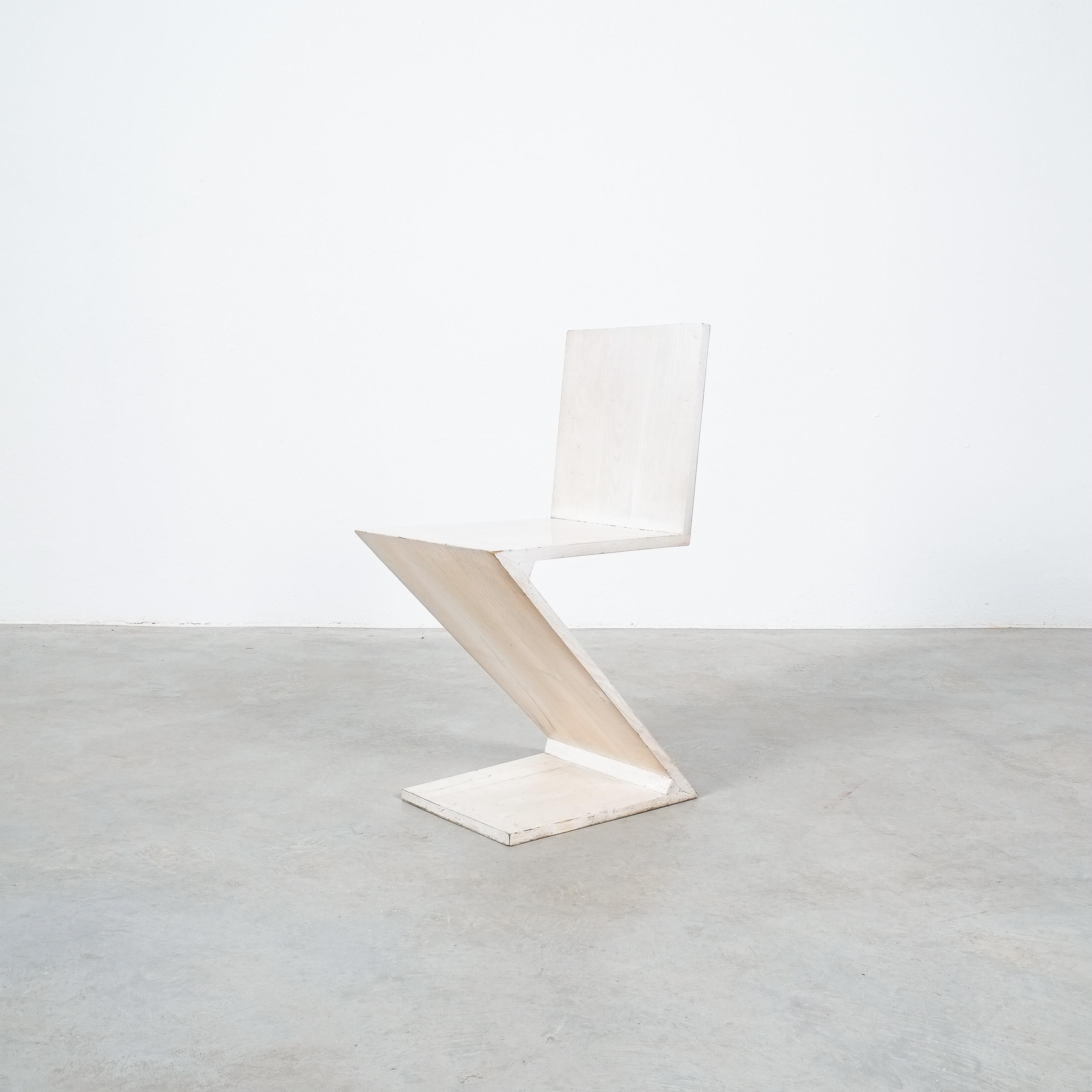 Gerrit Rietveld Zig Zag Chair Cassina, Circa 1970 3