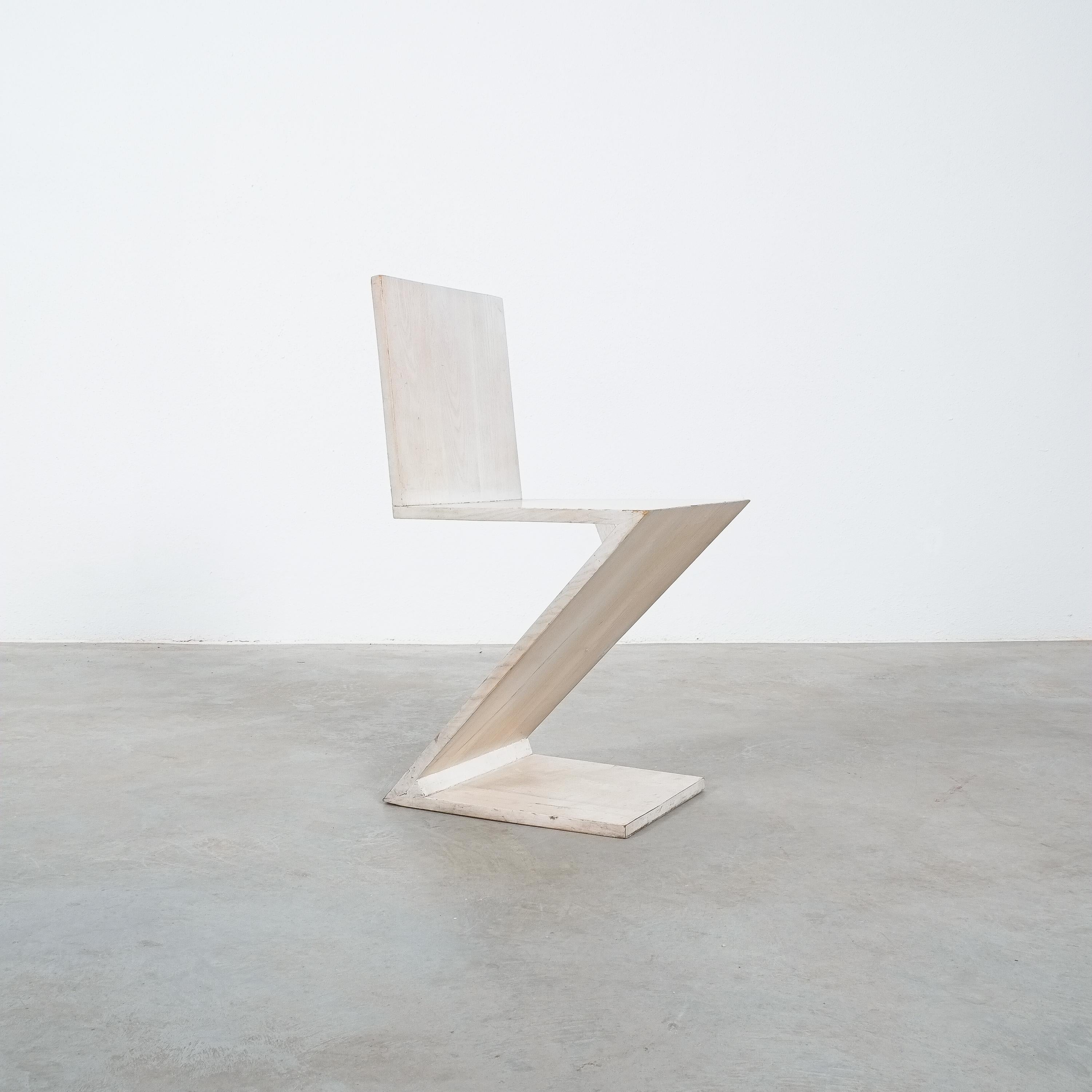 Gerrit Rietveld zig zag chair attr. Cassina, Circa 1970

Good condition, unmarked.
  