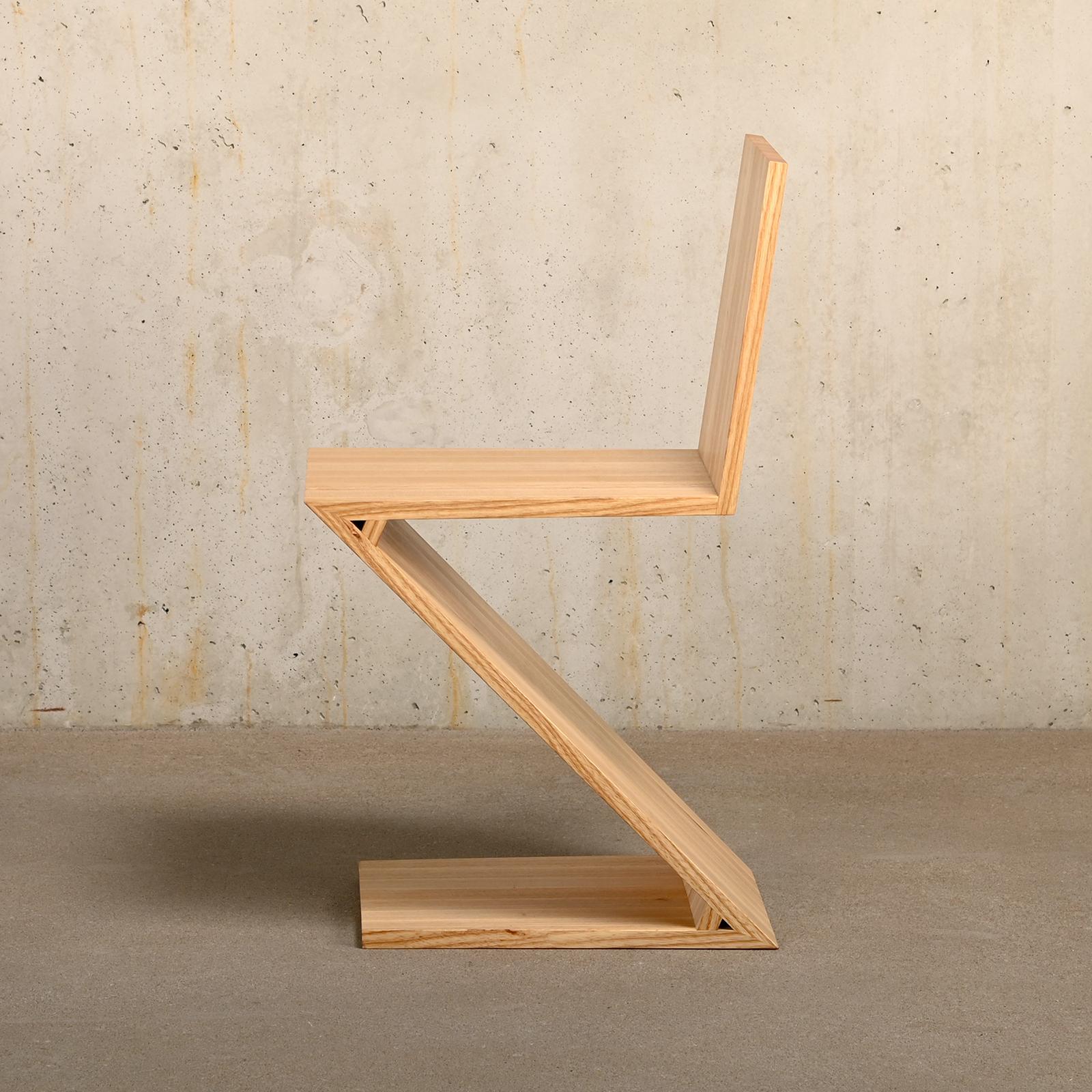 Gerrit Rietveld Zig Zag Chair is Ash wood 2