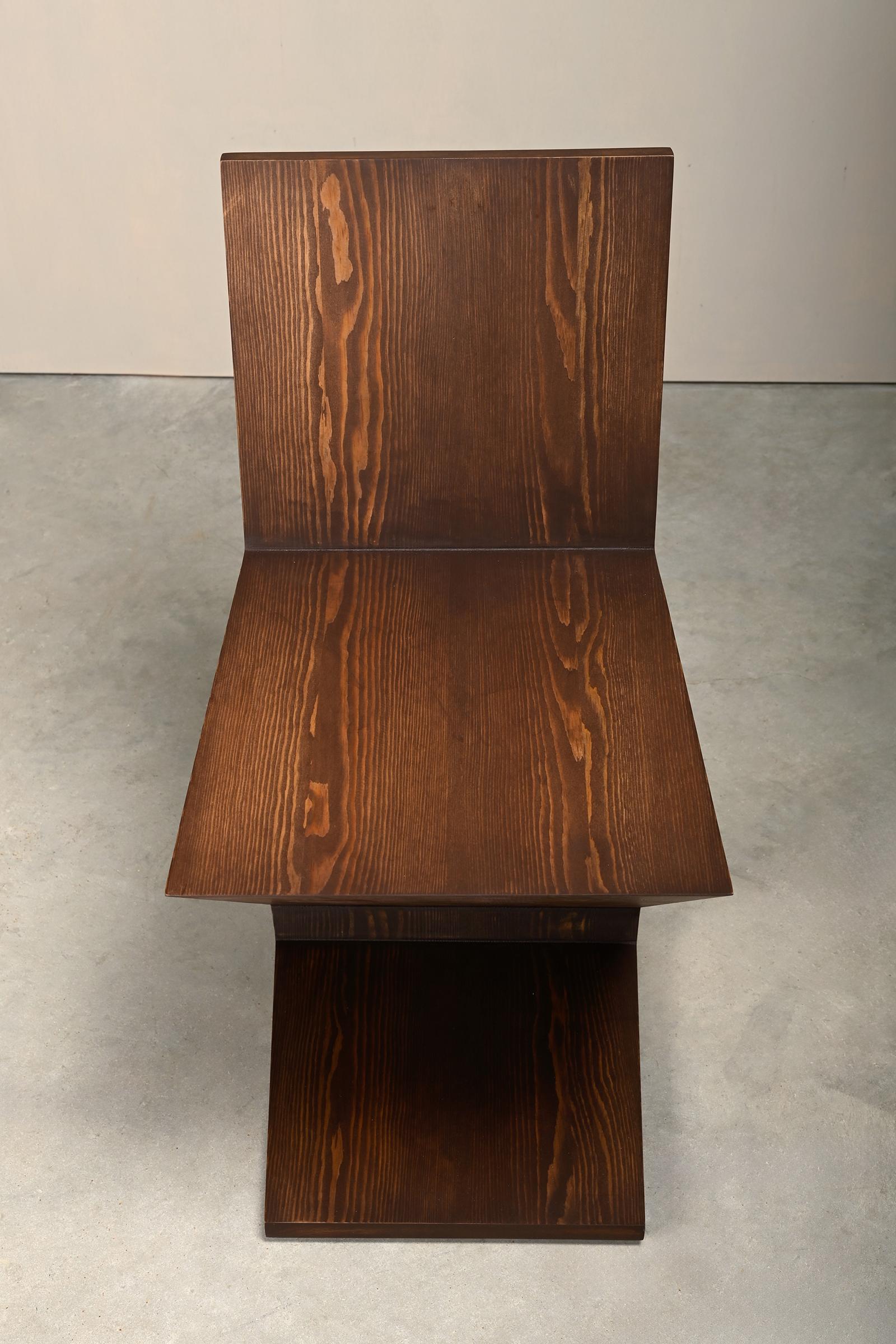 Gerrit Rietveld Stil Zig Zag Stuhl ist dunkelbraun gebeizt Holz 4