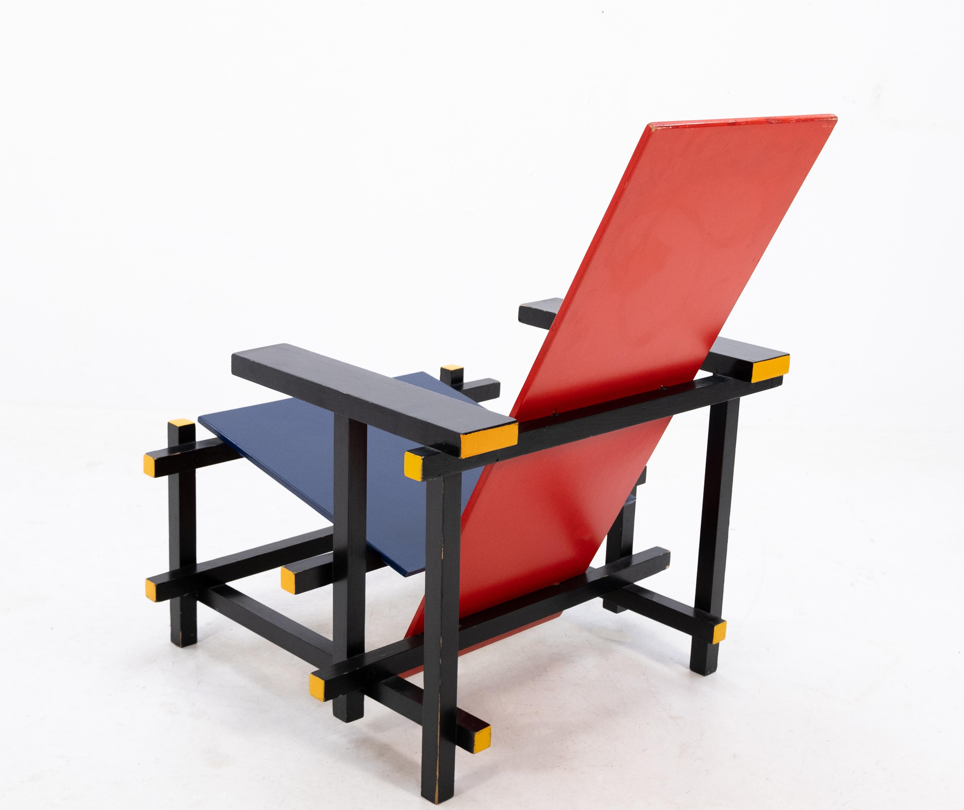Gerrit T Rietveld style Red and Blue Armchair In Good Condition In Den Haag, NL