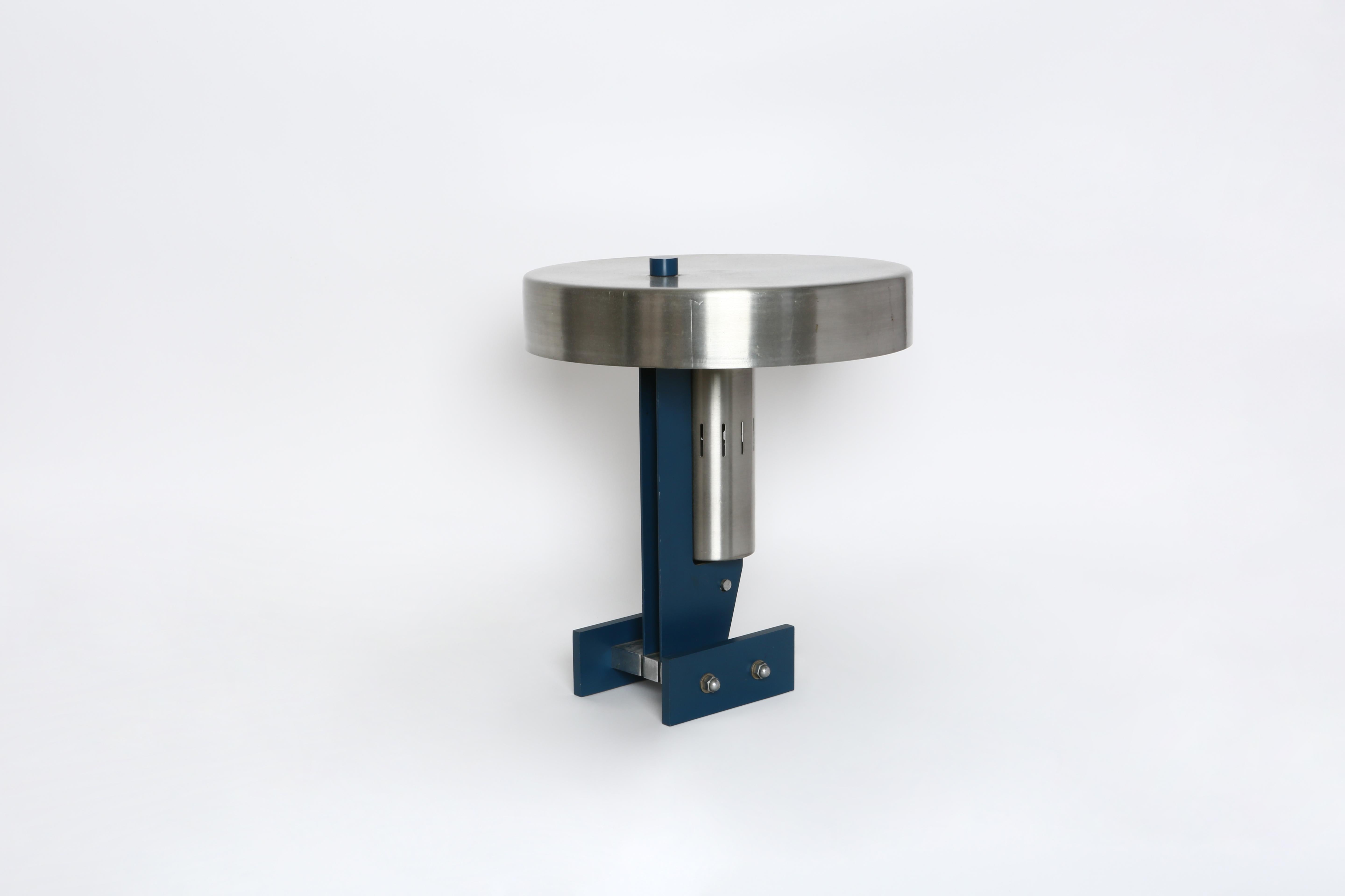Mid-Century moderno Lampada da tavolo Gerrit Thomas Rietveld per Gispen, Italia anni '60 in vendita