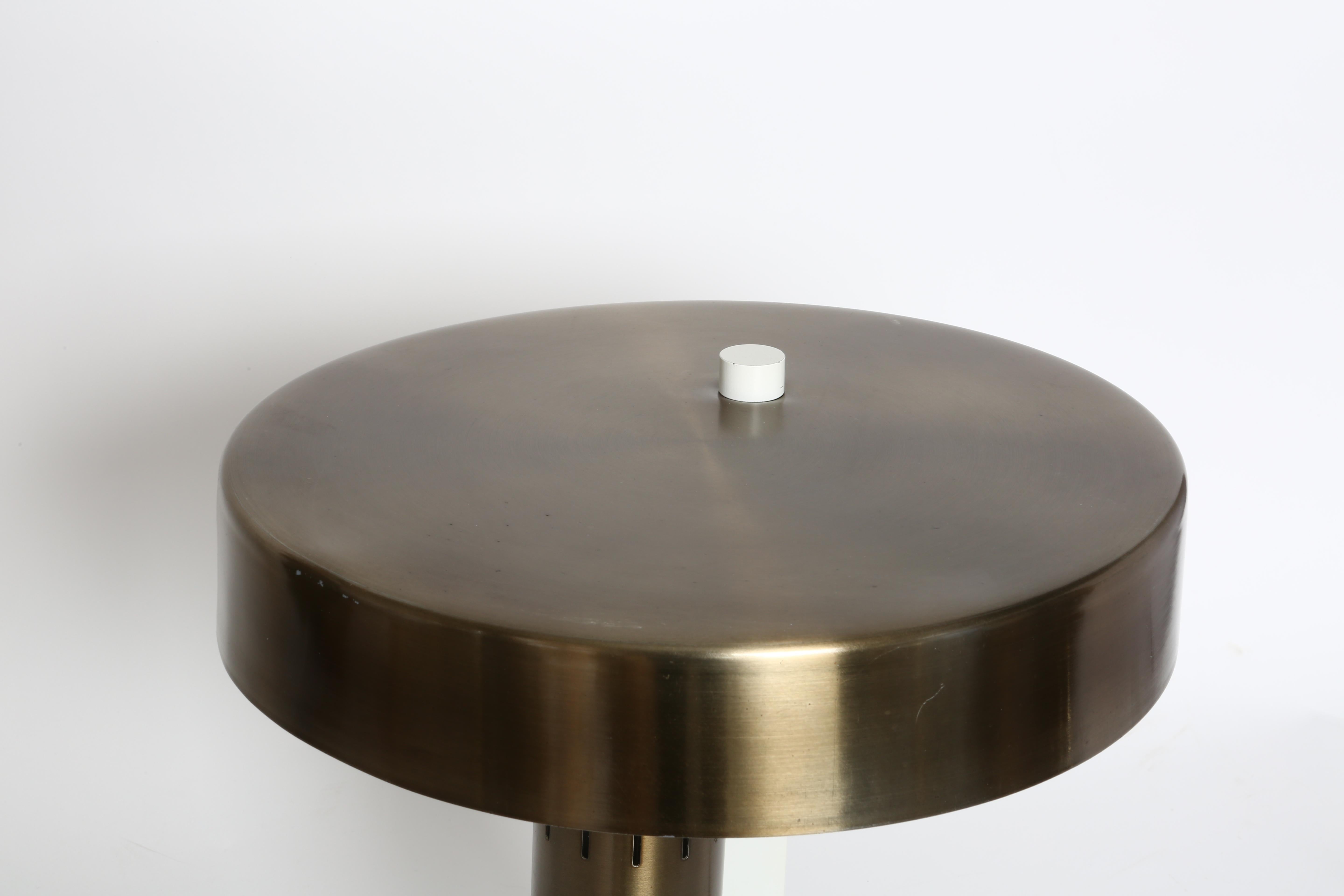 Enameled Gerrit Thomas Rietveld for Gispen table lamp, Italy 1960s For Sale