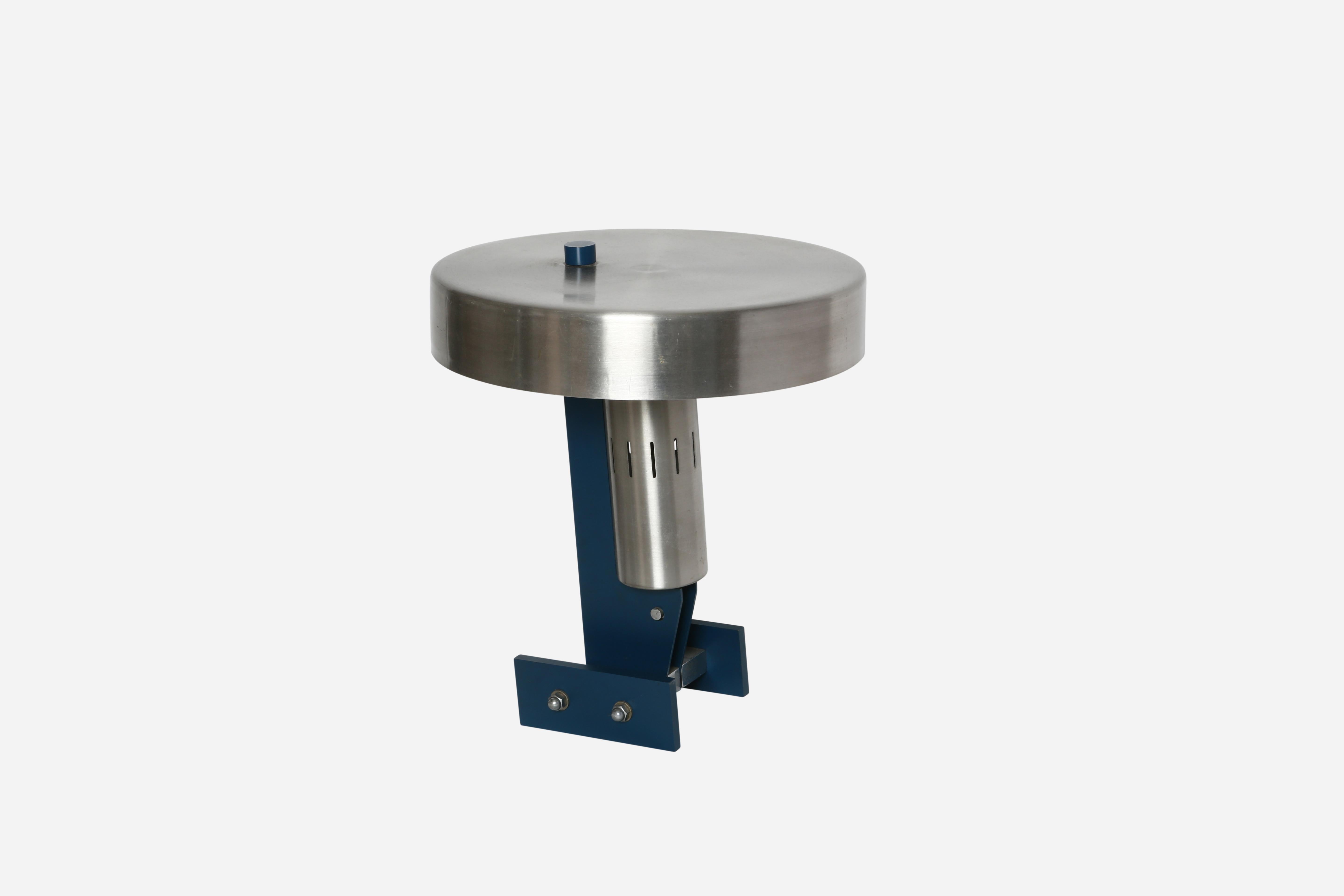 Alluminio Lampada da tavolo Gerrit Thomas Rietveld per Gispen, Italia anni '60 in vendita
