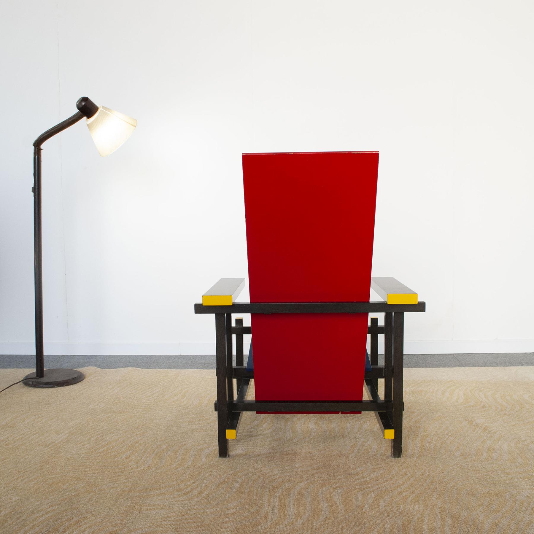 Mid-Century Modern Gerrit Thomas Rietveld Red and Blu Chair for Cassina For Sale