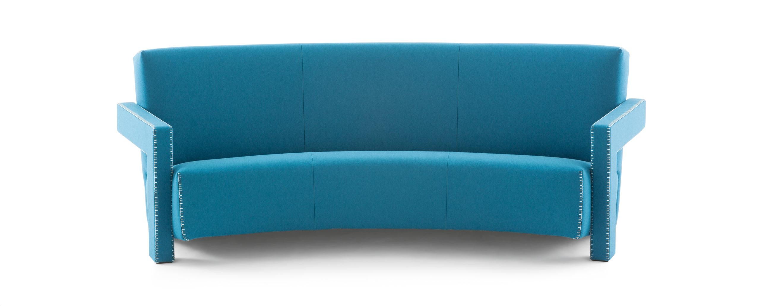 Sofa, entworfen von Gerrit Thomas Rietveld im Jahr 1935. Wiedereinführung 1988.
Hergestellt von Cassina in Italien.

Gerrit Rietveld entwickelte den Entwurf für den Utrecht-Sessel 1935, als er für das Kaufhaus Metz & Co. in Amsterdam arbeitete, wo