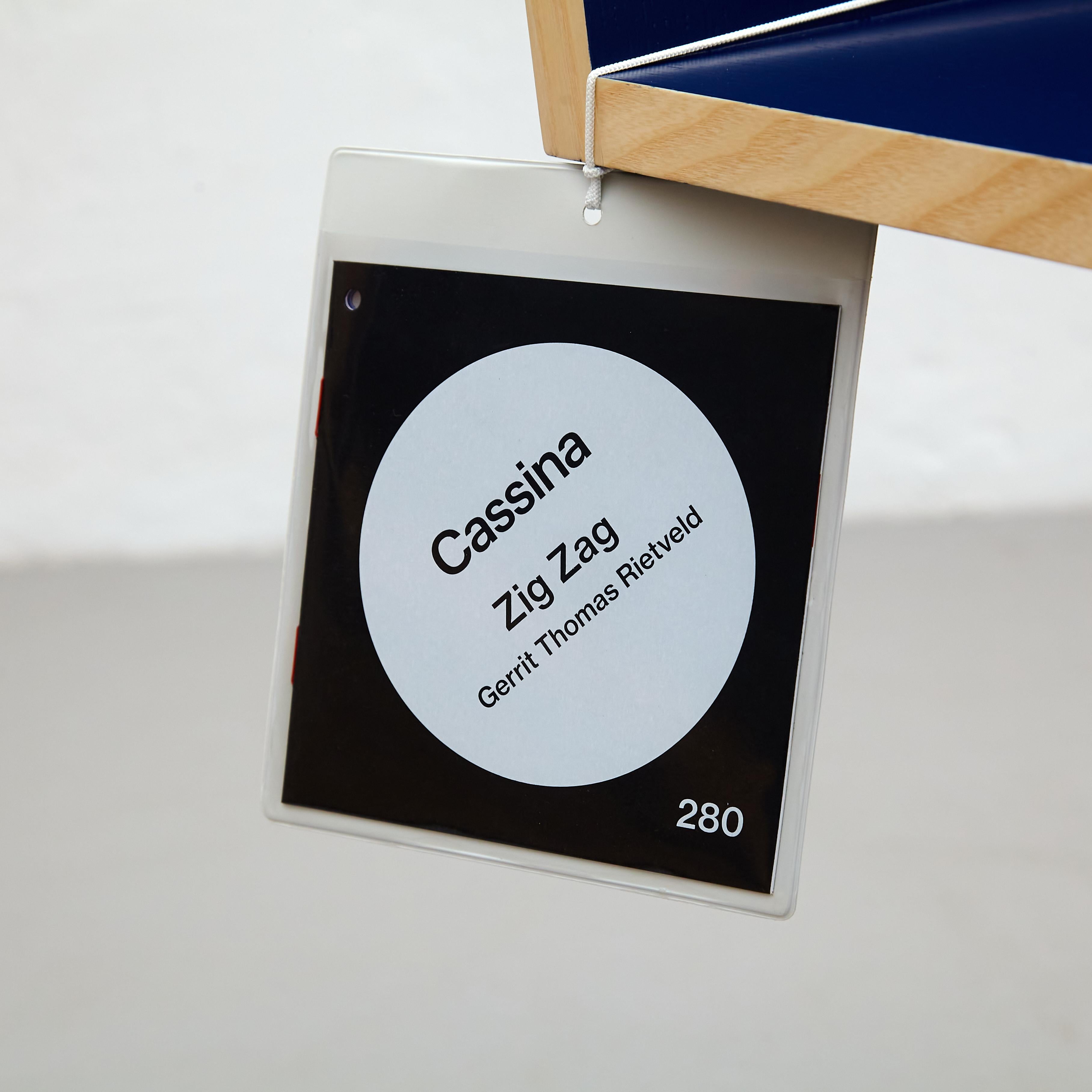 Gerrit Thomas Rietveld: Zig-Zack-Stuhl von Cassina im Angebot 7