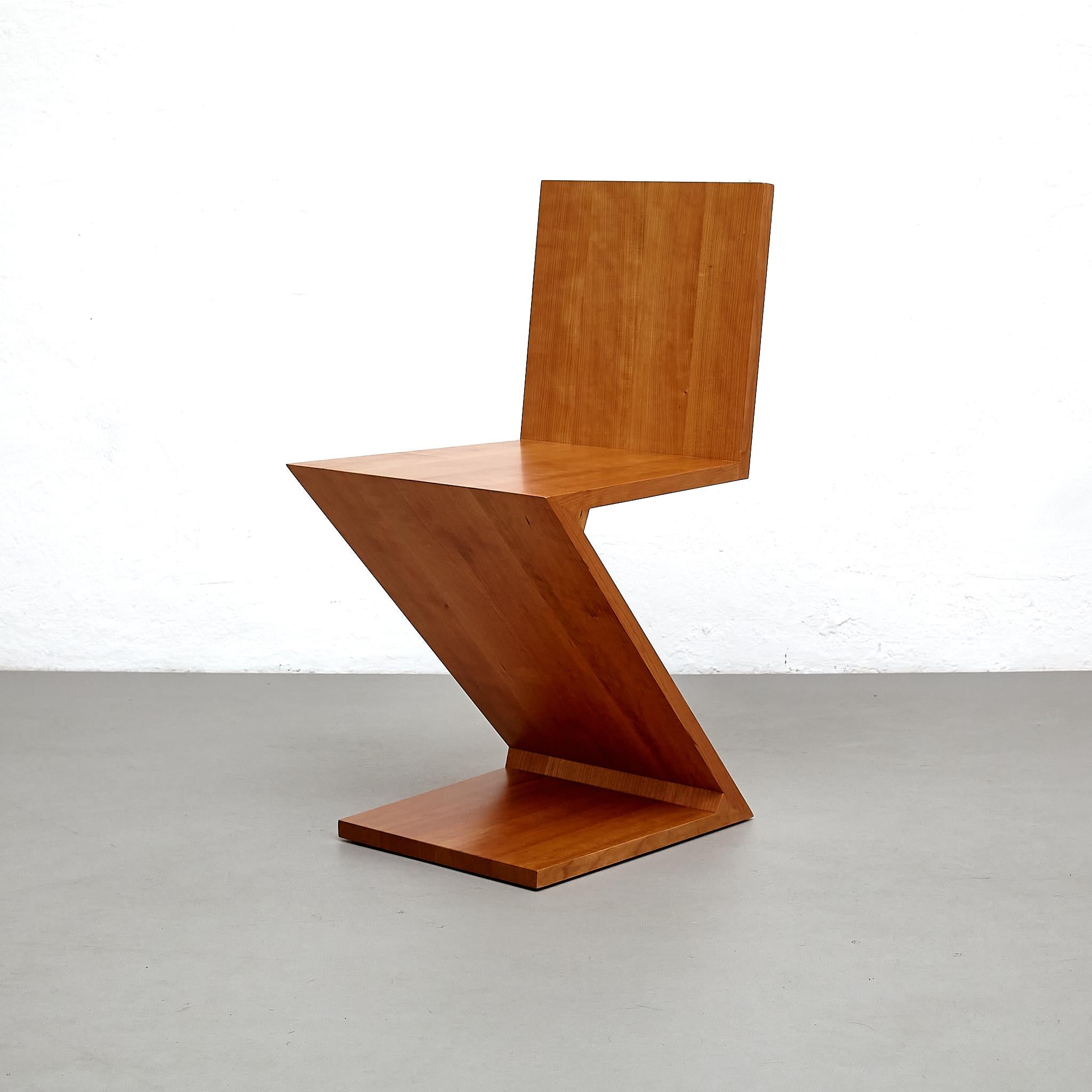 Chair designed by Gerrit Thomas Rietveld in 1934. Relaunched in 1973/ 2011.

Manufactured by Cassina in Italy.

Materials:
Wood
 
Dimensions:
D 43 cm x W 37 cm x H 74 cm (SH 43 cm)

Designed by Gerrit Rietveld, this chair provided an early
