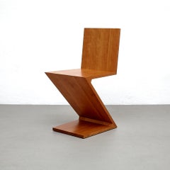 Gerrit Thomas Rietveld Zig Zag Chair by Cassina