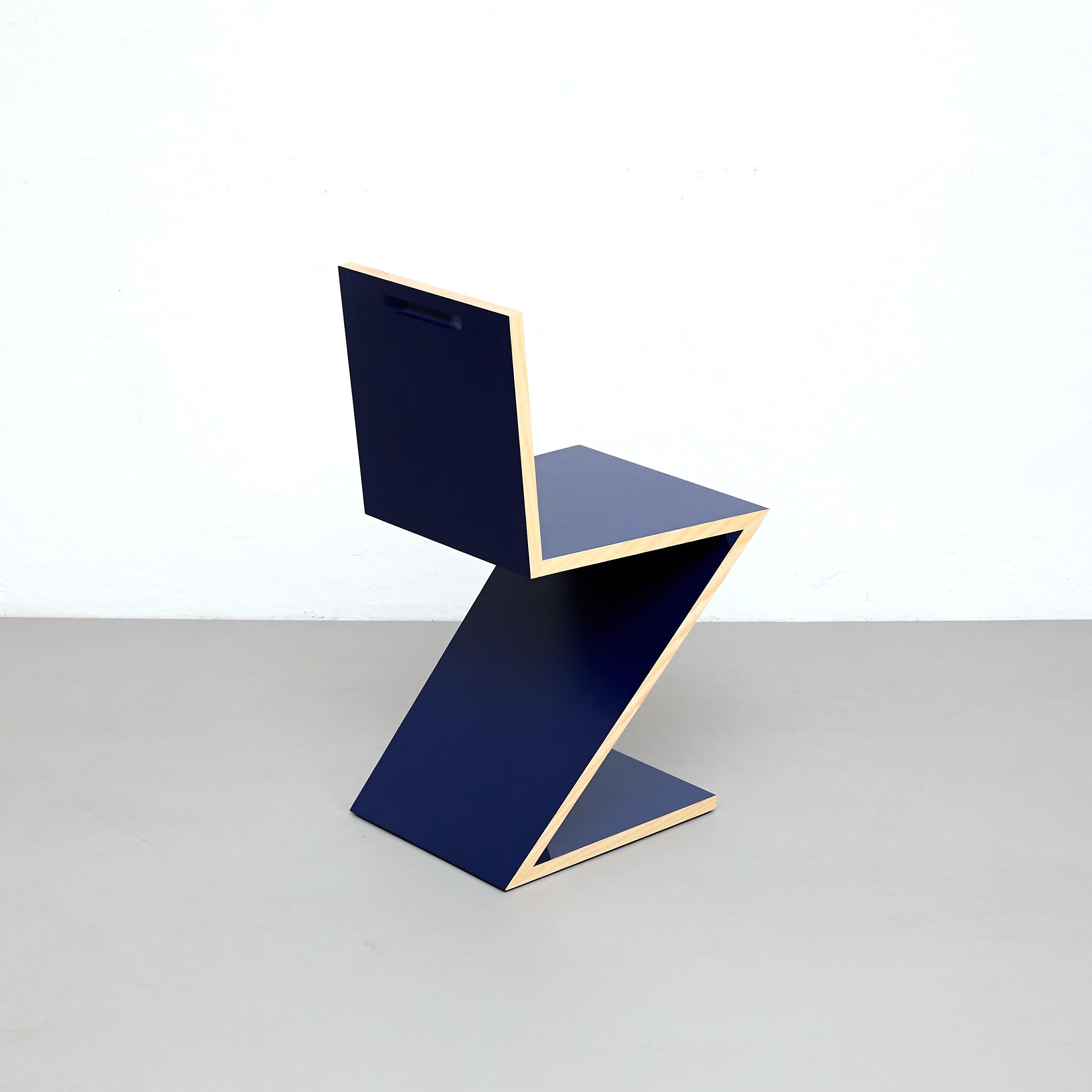 Gerrit Thomas Rietveld: Zig-Zack-Stuhl von Cassina (Moderne der Mitte des Jahrhunderts) im Angebot