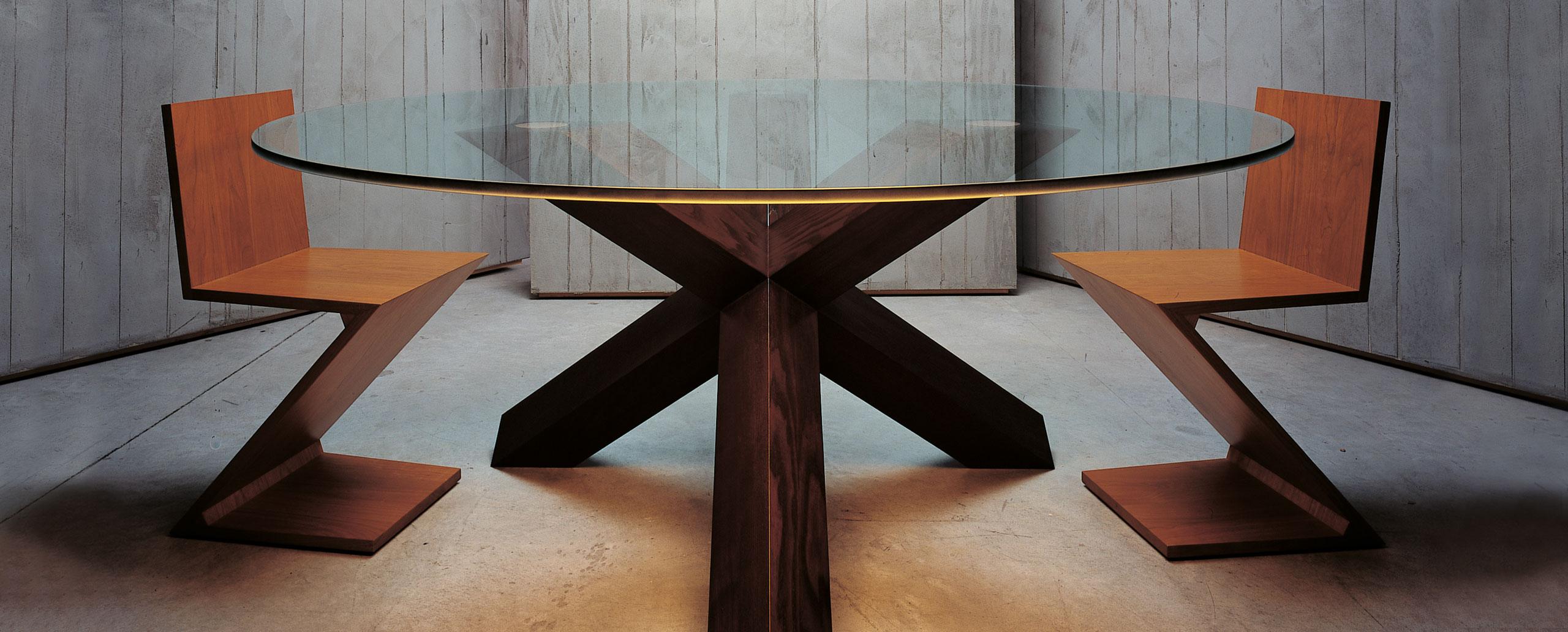 Gerrit Thomas Rietveld: Zig-Zack-Stuhl von Cassina (Holz) im Angebot