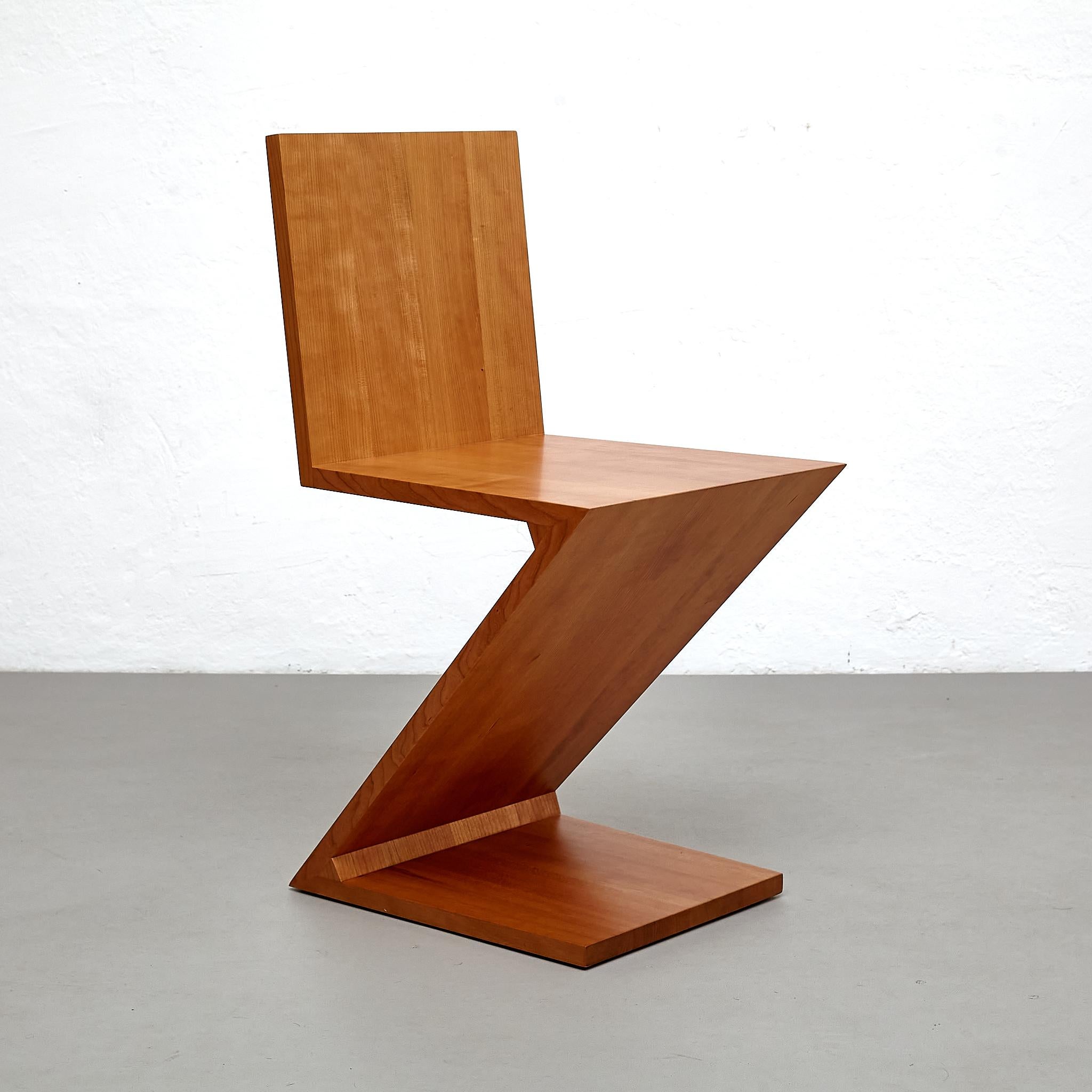 Gerrit Thomas Rietveld Zig Zag Chair by Cassina For Sale 1